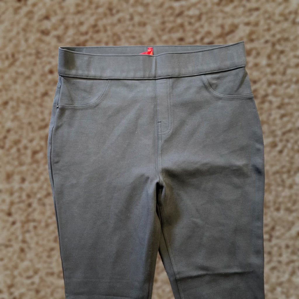 Spanx Spanx Pants Womens Size Large Gray Pull On Stretch Cropped Capri Capsule Casual Size 36" / US 14 / IT 50 - 1 Thumbnail