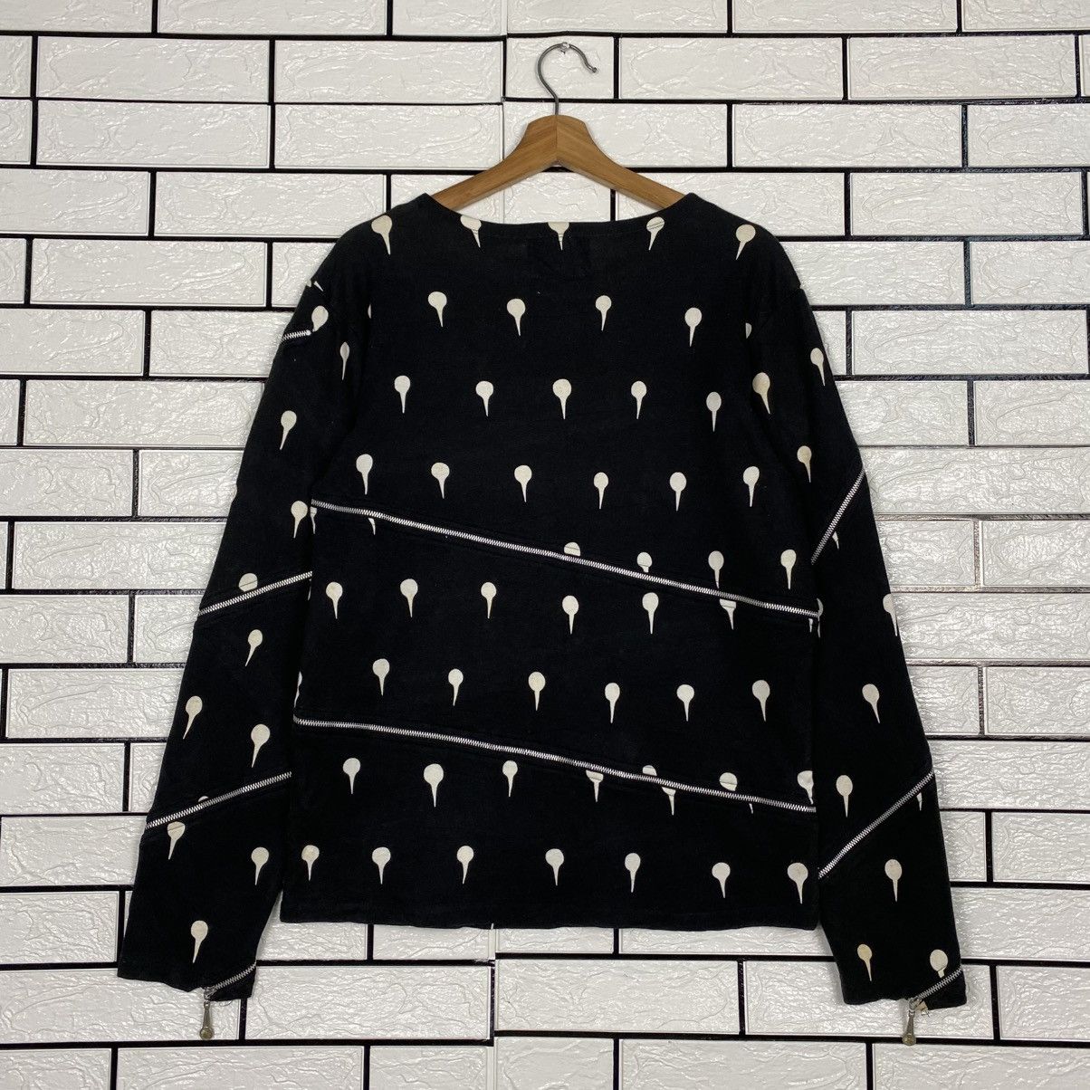 Japanese Brand 📌Sweatshirt Polkadot Design Hirohiko Araki Issey Miyake Size US M / EU 48-50 / 2 - 9 Thumbnail