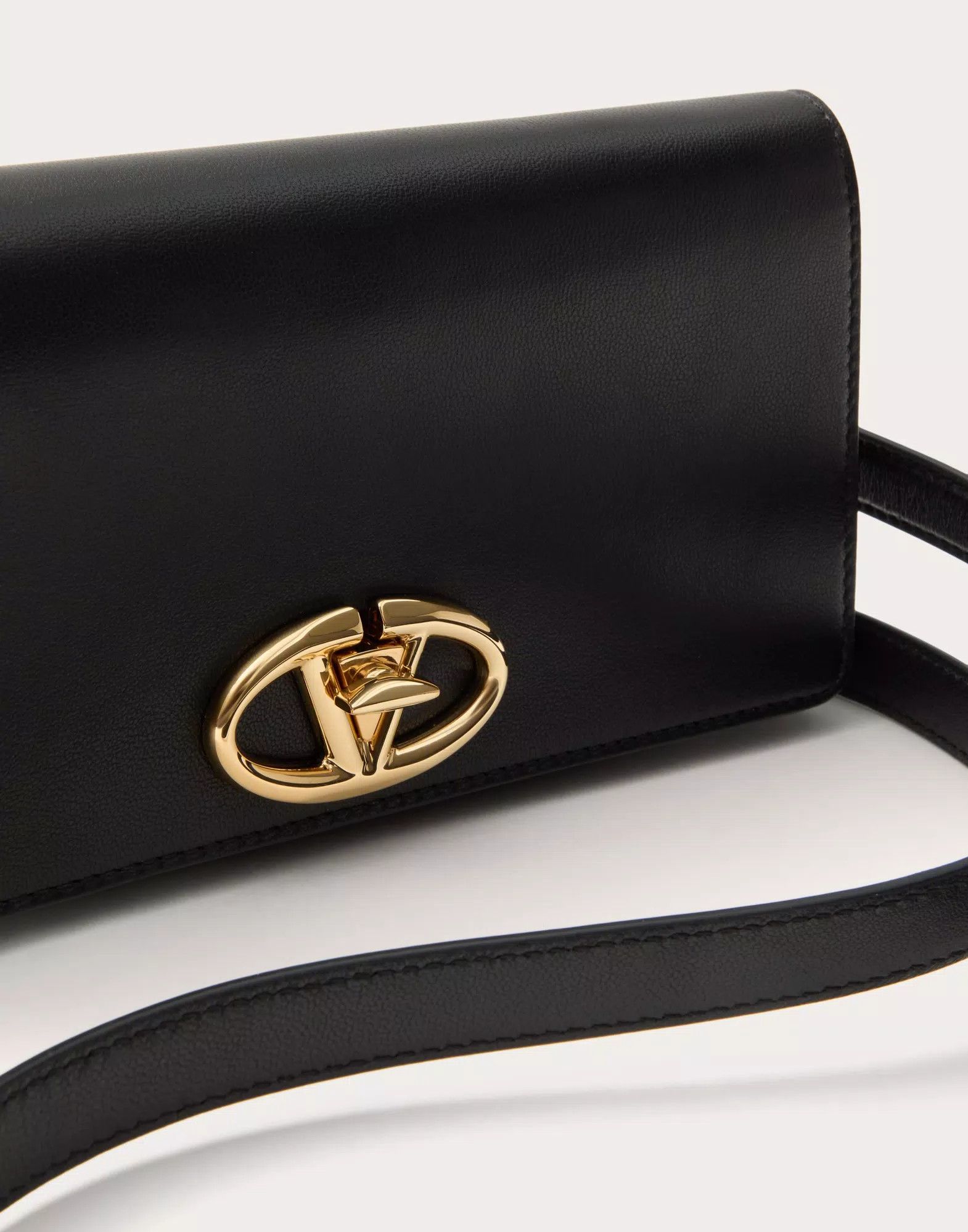 Valentino o1s22i1n0924 Size: OS / "Mini Vlogo Shoulder Bag in Black Size ONE SIZE - 7 Thumbnail