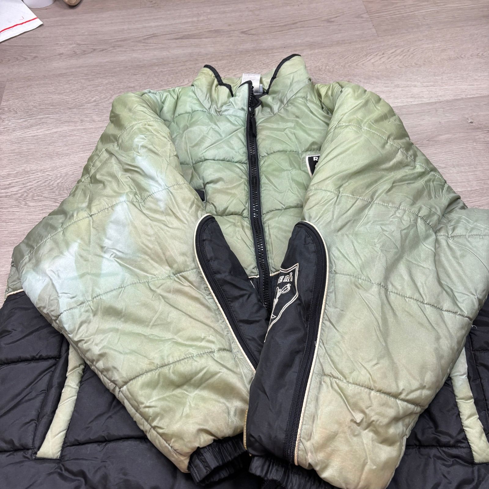 NFL × Reebok × Vintage Vintage 90s Reebok Oakland Raiders Puffer Jacket Men's 2XL Size US XXL / EU 58 / 5 - 16 Thumbnail