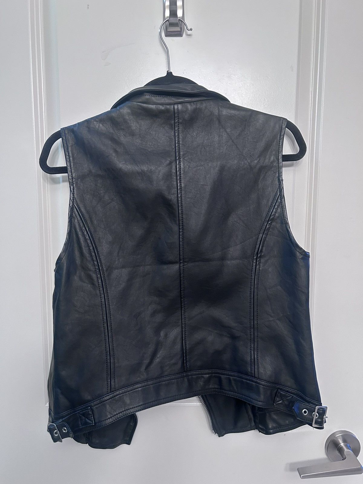 Forever 21 Forever 21 faux leather studded vest woman’s large Size L / US 10 / IT 46 - 2 Thumbnail