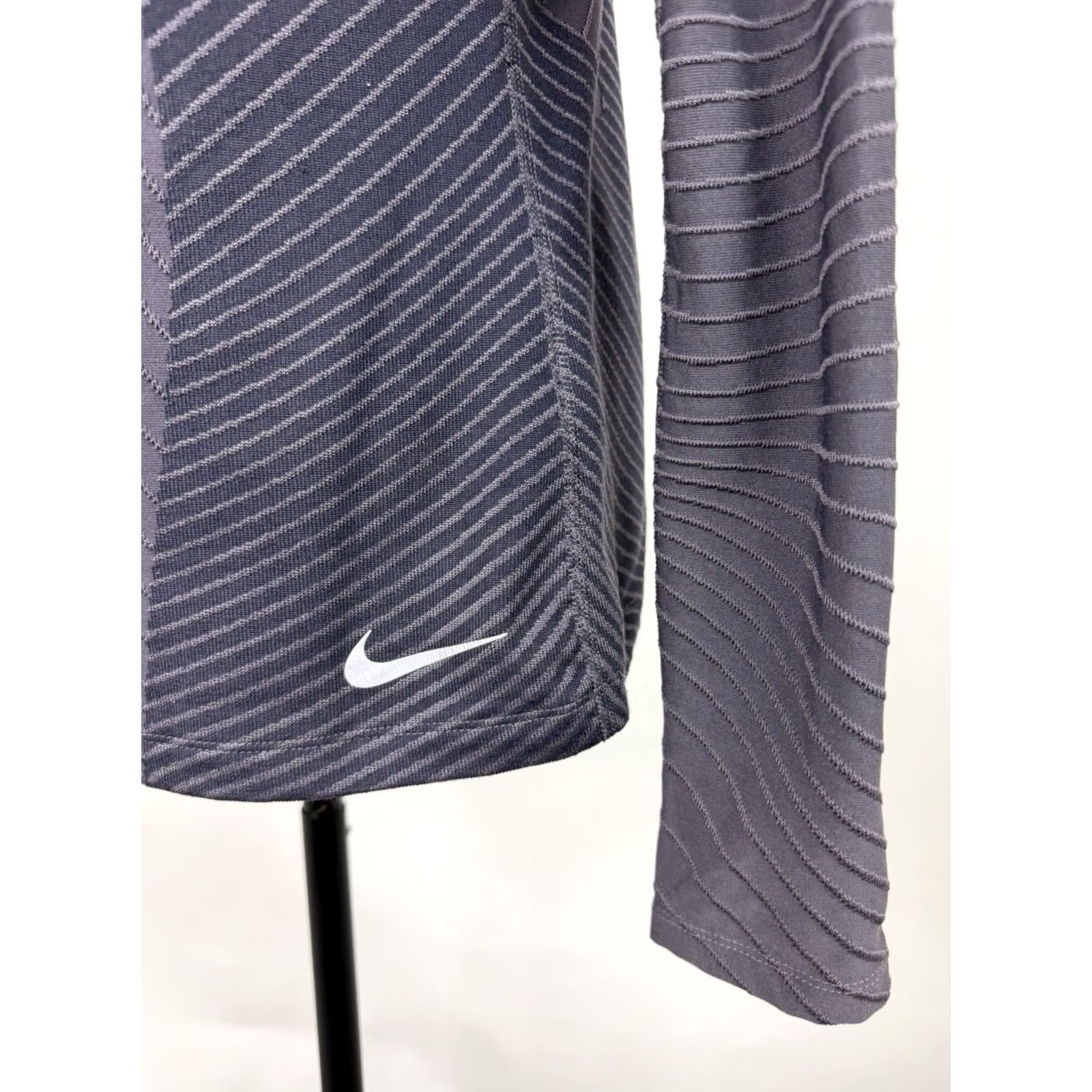Nike Nike Dri-FIT Womens Small Hooded Running Shirt Charcoal Gray Long Sleeve Thumbholes Pullover Size S / US 4 / IT 40 - 5 Thumbnail