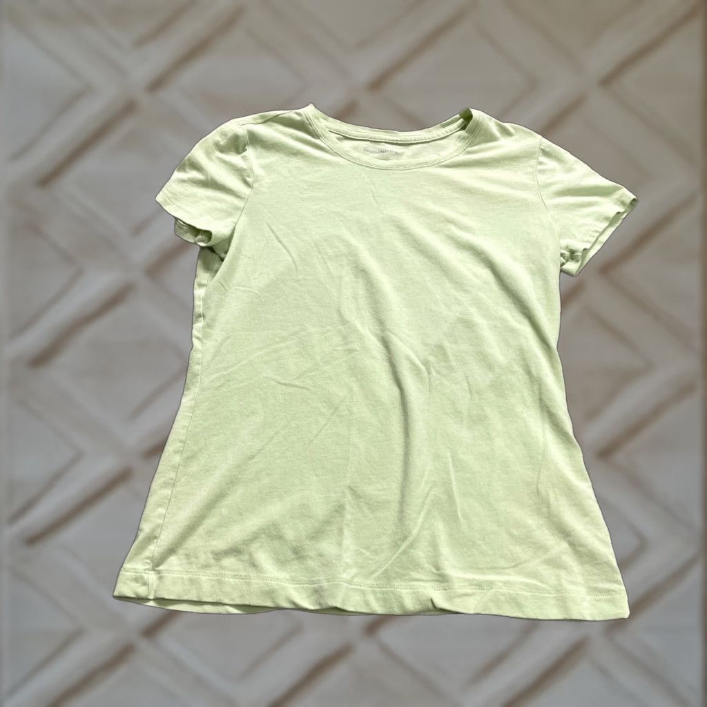 Banana Republic VINTAGE Banana Republic Crew Neck T-Shirt Womens Small Green Casual Short Sleeve 90s Classic Size S / US 4 / IT 40 - 1 Thumbnail