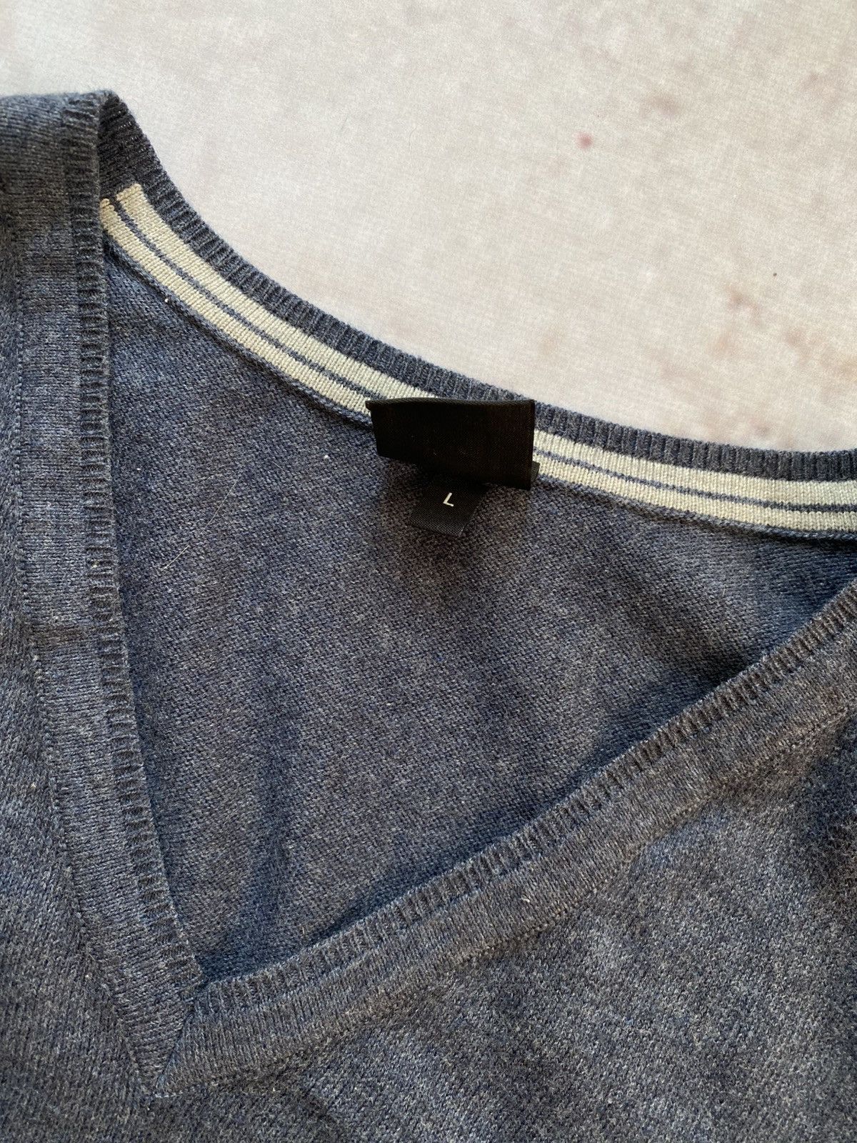 Hugo Boss × Vintage Luxury Hugo Boss V Collar Blue Sweater Size US L / EU 52-54 / 3 - 5 Thumbnail
