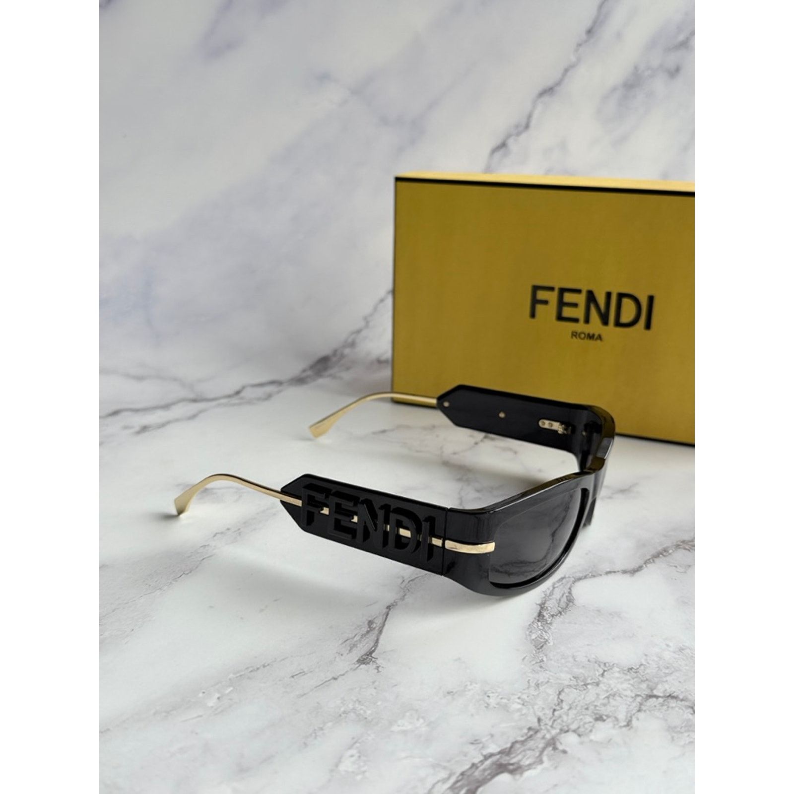 Fendi SALE! NEW Fendi FE40120I Fendigraphy Black Shield Sunglasses Size ONE SIZE - 6 Thumbnail