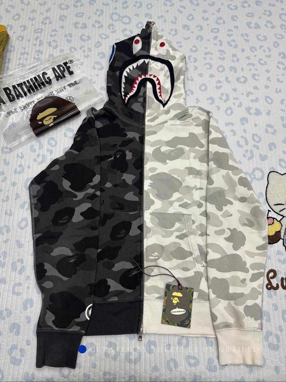 Bape Split Camo Shark Hoodie with Zipper Size US M / EU 48-50 / 2 - 1 Preview