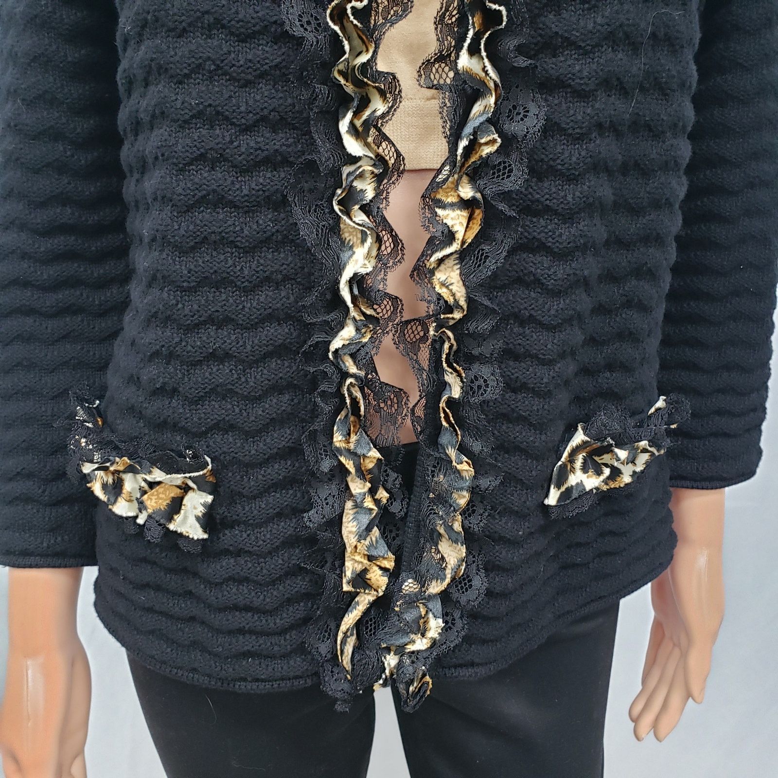 Chicos Chicos Cardigan Sweater Animal Print Lace Ruffle Trim 0 S Size S / US 4 / IT 40 - 5 Thumbnail