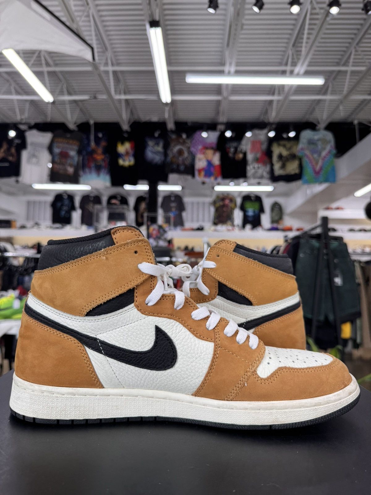 Jordan Brand Air Jordan 1 High Rookie Of The Year Size 12 (2018) Size US 12 / EU 45 - 3 Thumbnail