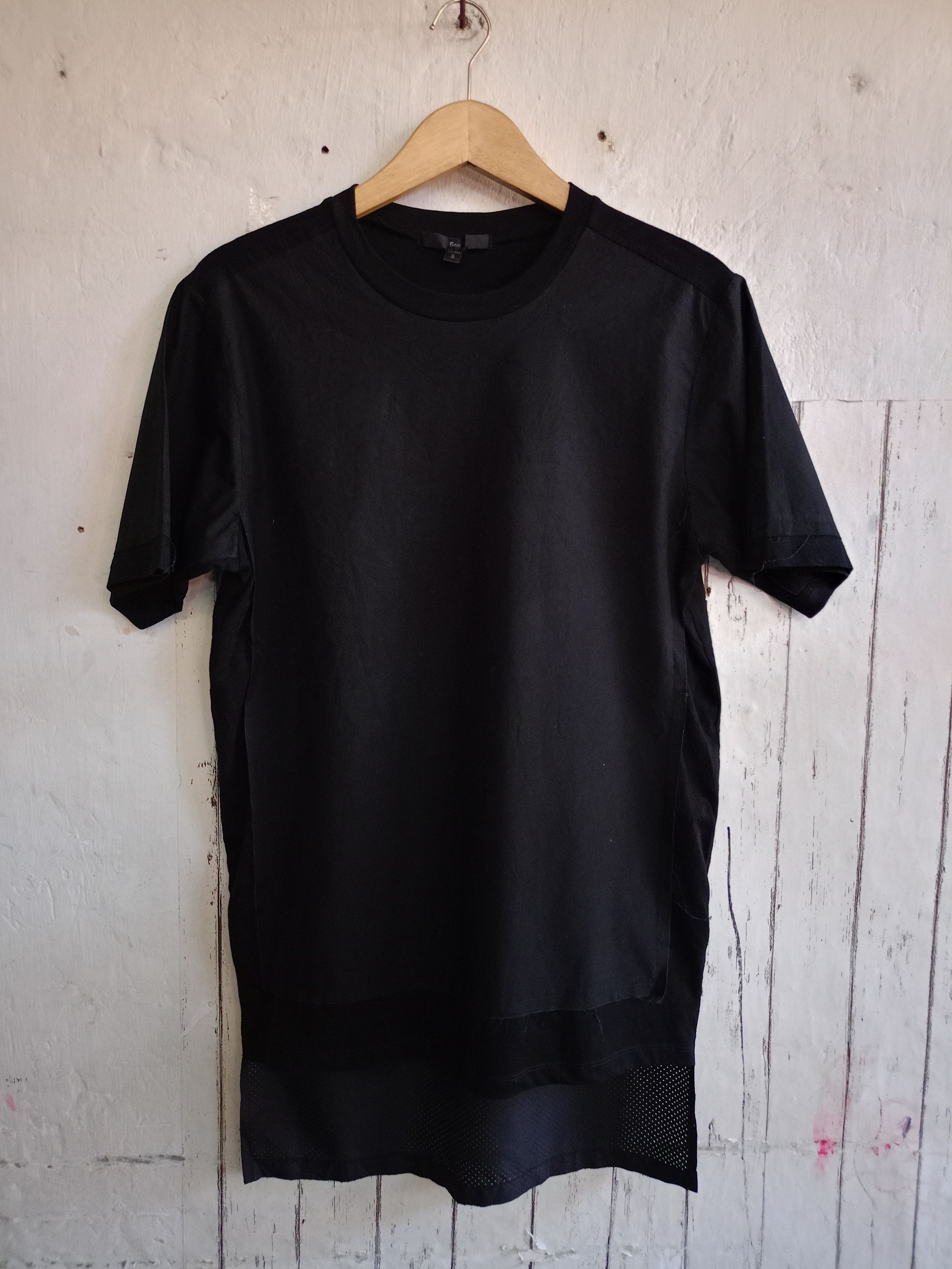 5 cm Black T shirts