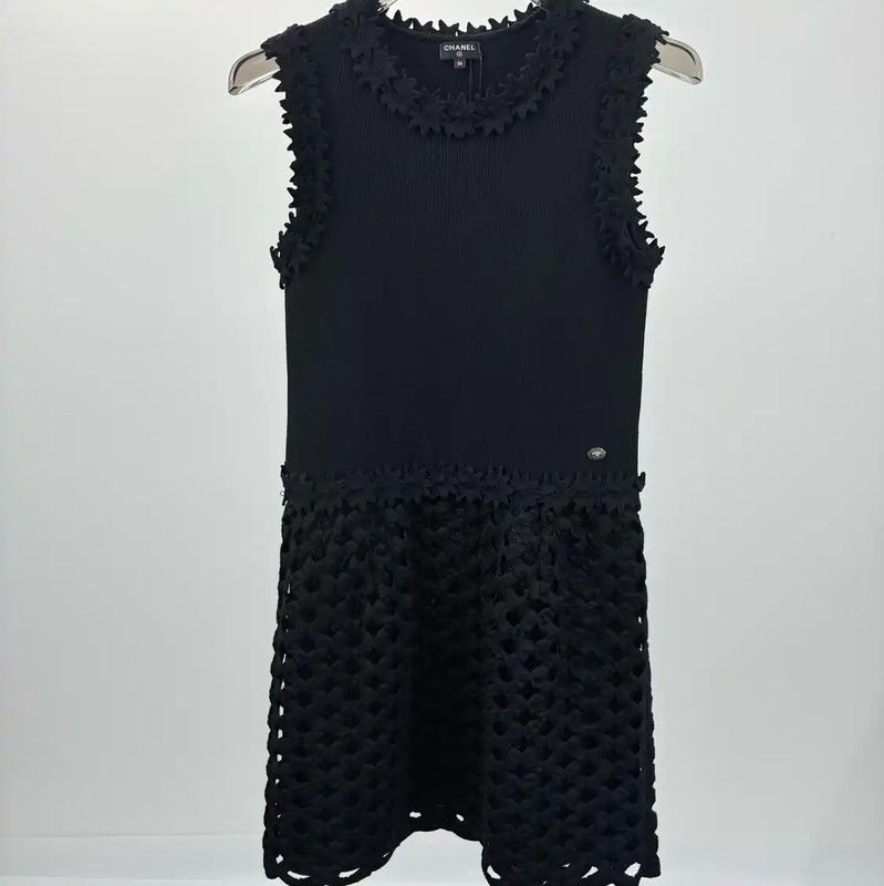 Chanel Chanel Black Midi Dress with Floral Details 0089 Size M / US 6-8 / IT 42-44 - 1 Thumbnail