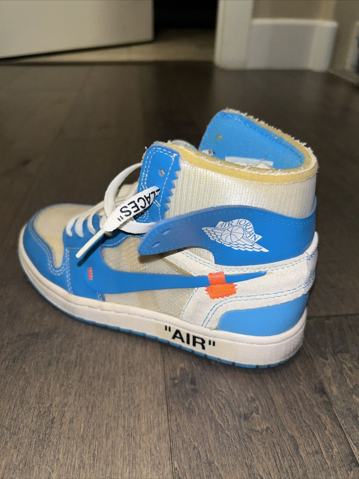 Nike × Off-White Size 6 - Jordan 1 Retro OG x Off-White High UNC Size US 6 / EU 39 - 9 Thumbnail