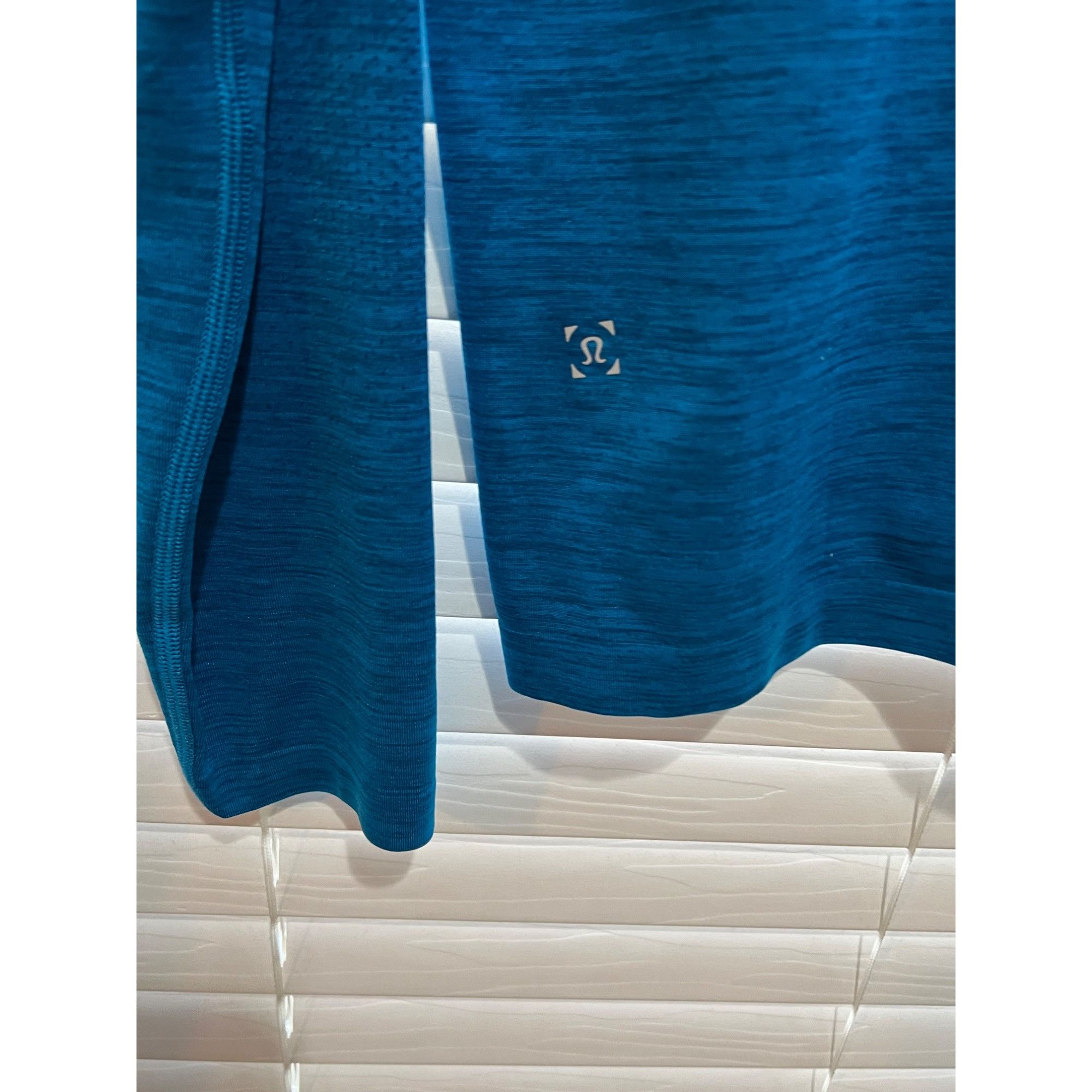 Lululemon Lululemon Long Sleeve Shirt - Size M Size US M / EU 48-50 / 2 - 5 Thumbnail