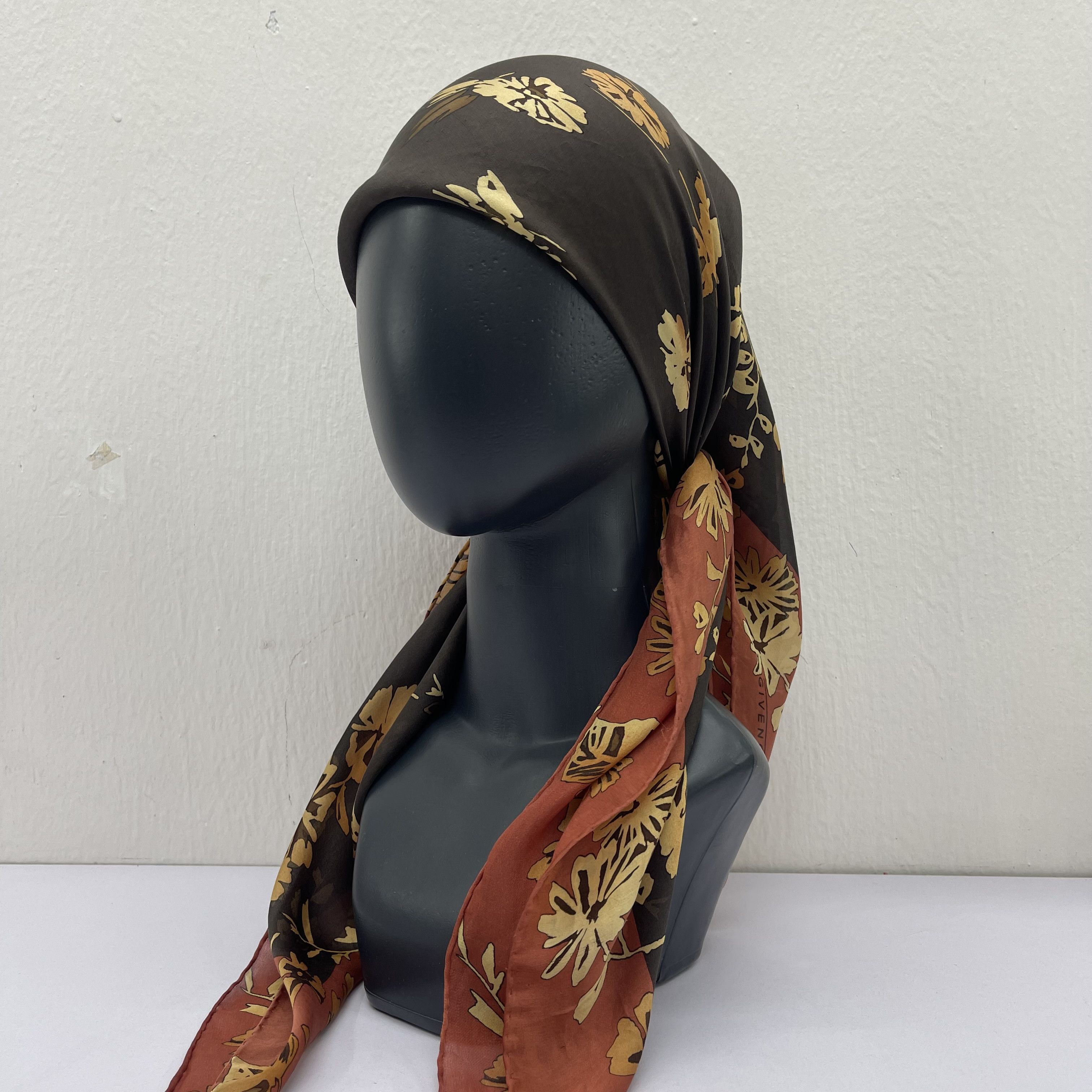 Givenchy Vintage Givenchy Silk Scarf - S7040 Size ONE SIZE - 1 Thumbnail