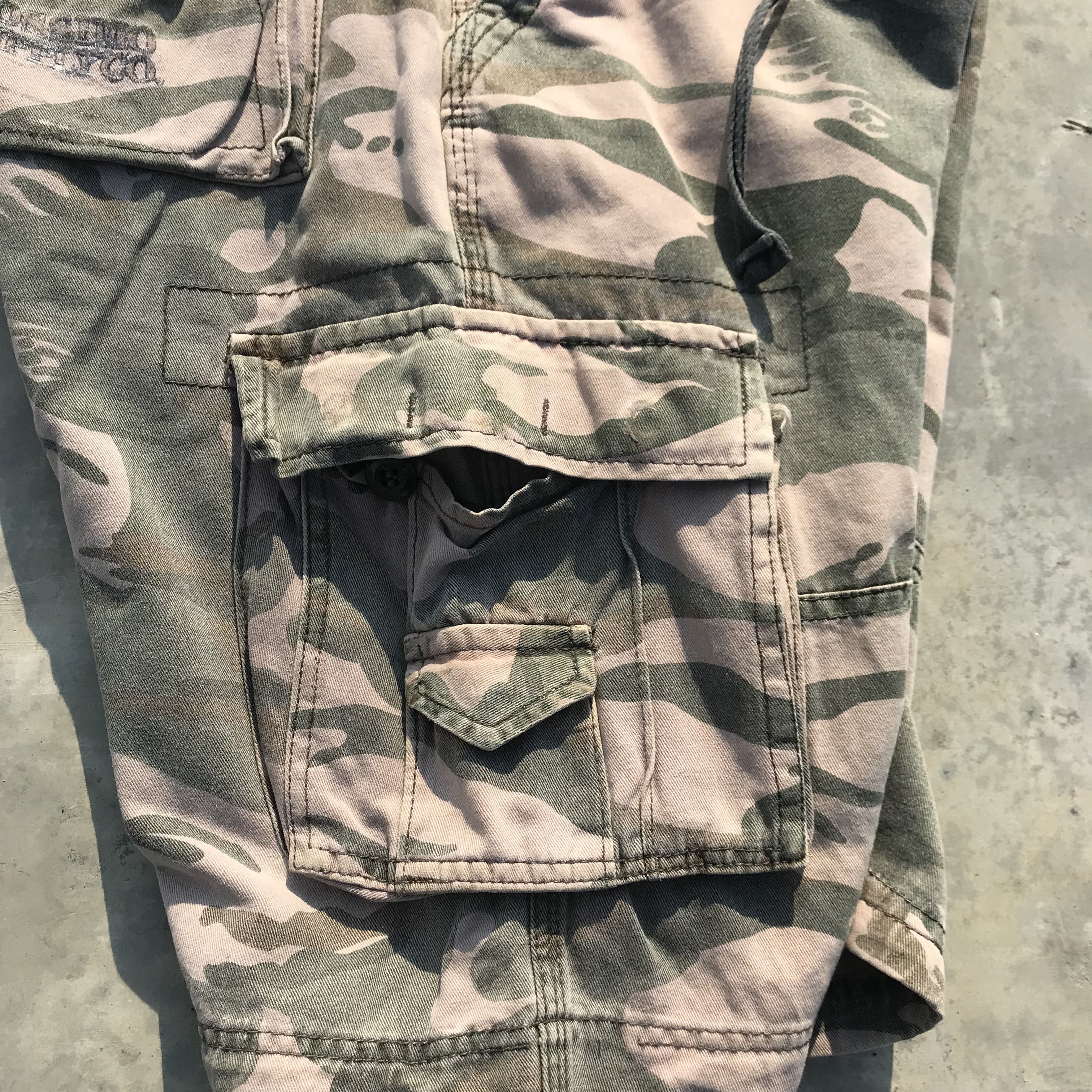 Mossimo Mossimo Supply Co Cargo Shortpants Military camouflage Size US 38 / EU 54 - 16 Thumbnail