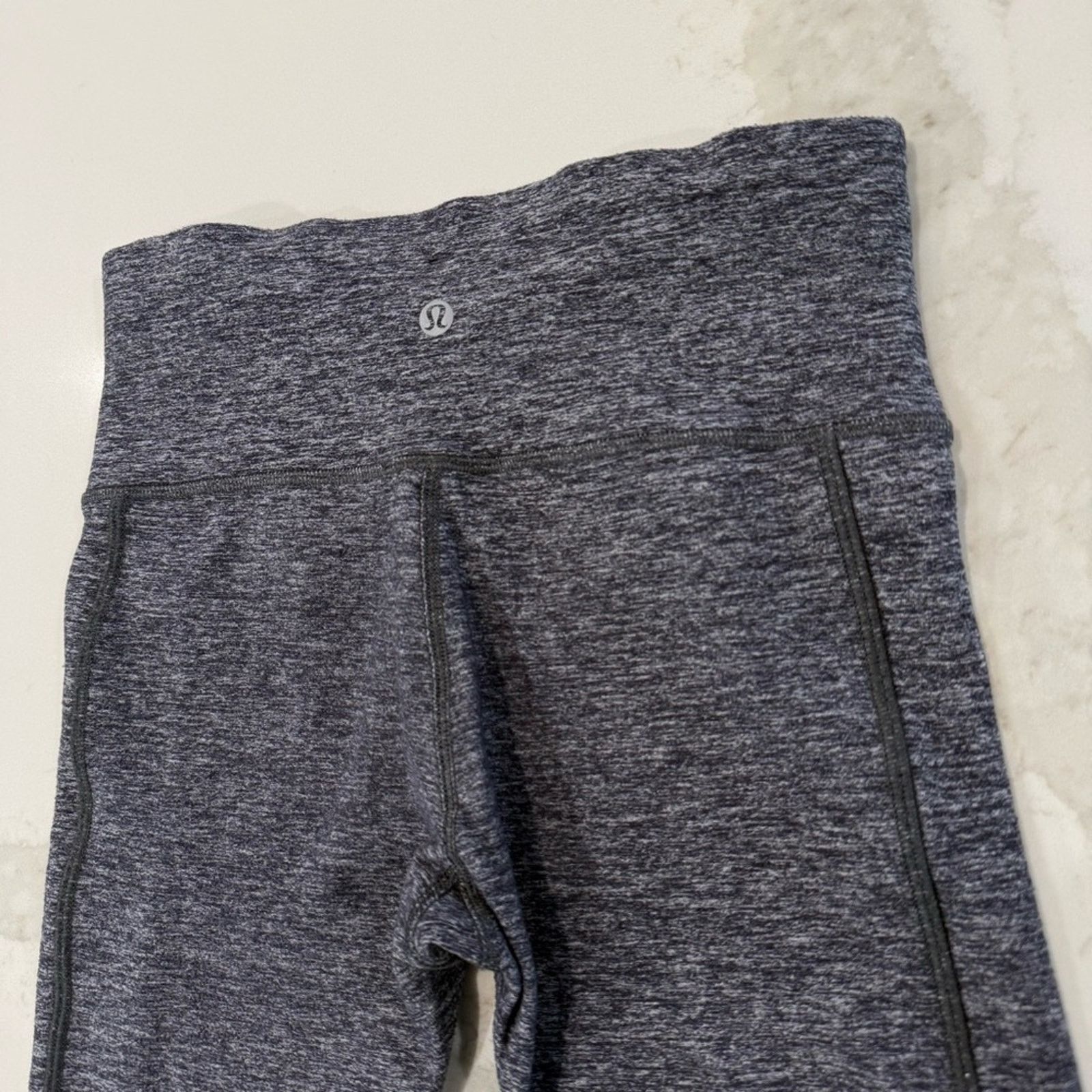 Lululemon Lululemon Run Turn Around Tight Women’s 4 Heathered Black Size 27" / US 4 / IT 40 - 9 Thumbnail