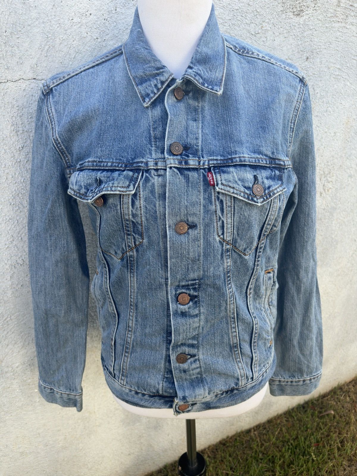 Levi's PreOwned Levi's Blue Denim Jacket Button Up Women's Small Size S / US 4 / IT 40 - 1 Thumbnail