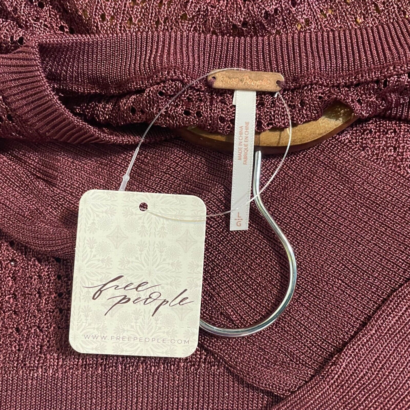 Free People Free People Shirt Large NWT Open Knit H2O Cropped Raw Garnet Size L / US 10 / IT 46 - 11 Thumbnail