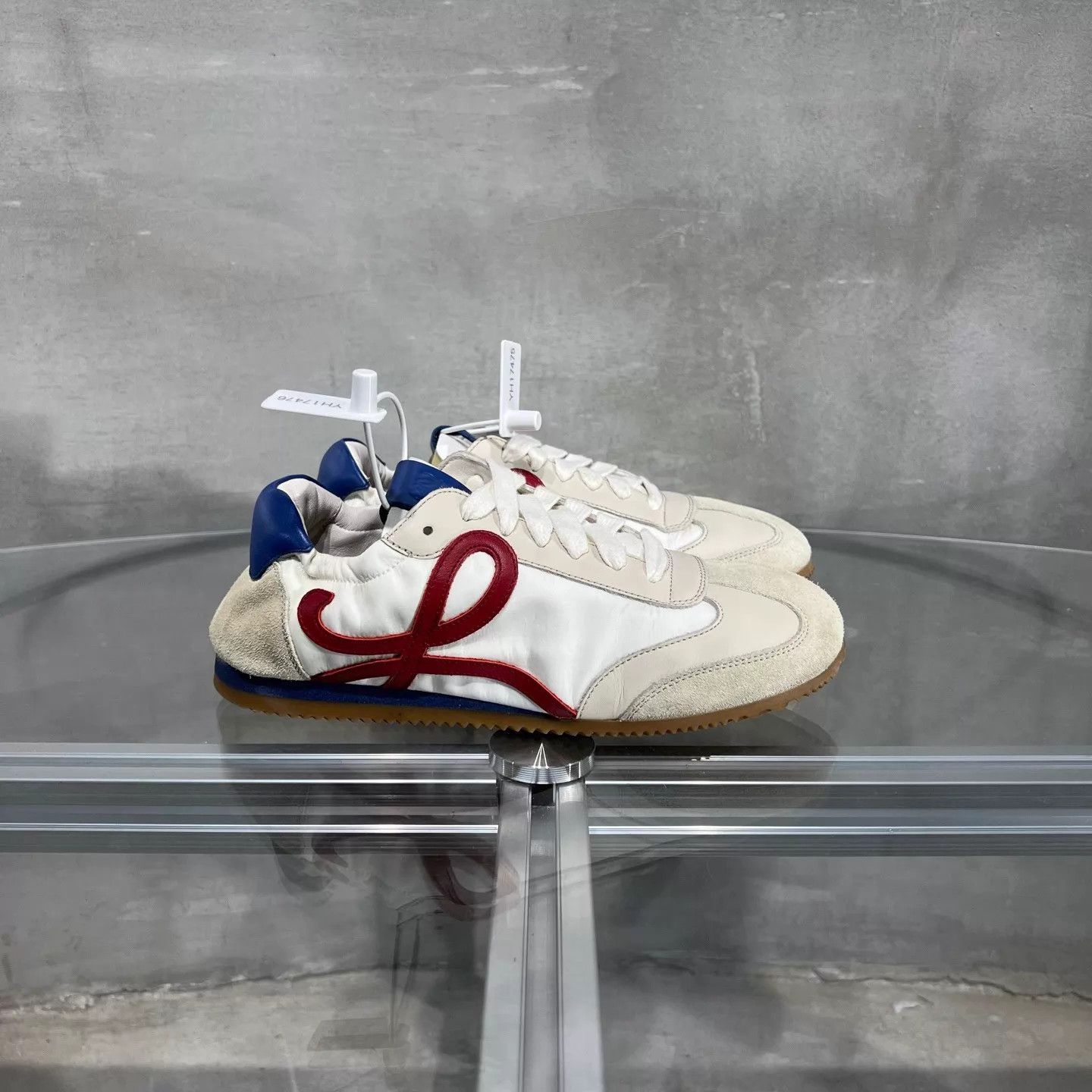 Loewe LOEWE White & Red Sneakers Size 36 YH17475 Size US 5.5 / IT 35.5 - 4 Thumbnail