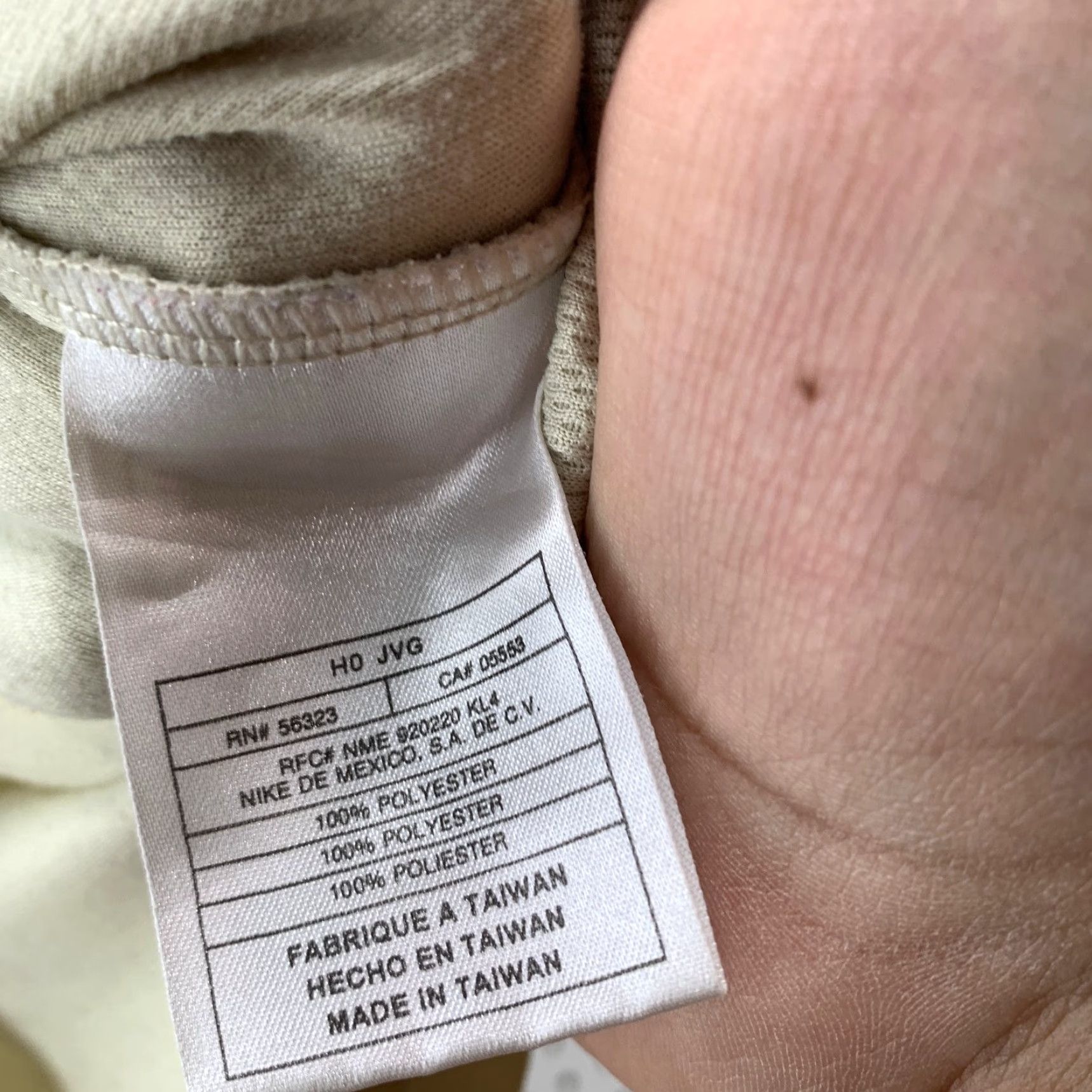 Nike VINTAGE Nike ACG Pullover Women Medium Mock Neck 1/4 Zip Beige Performance Size M / US 6-8 / IT 42-44 - 4 Thumbnail