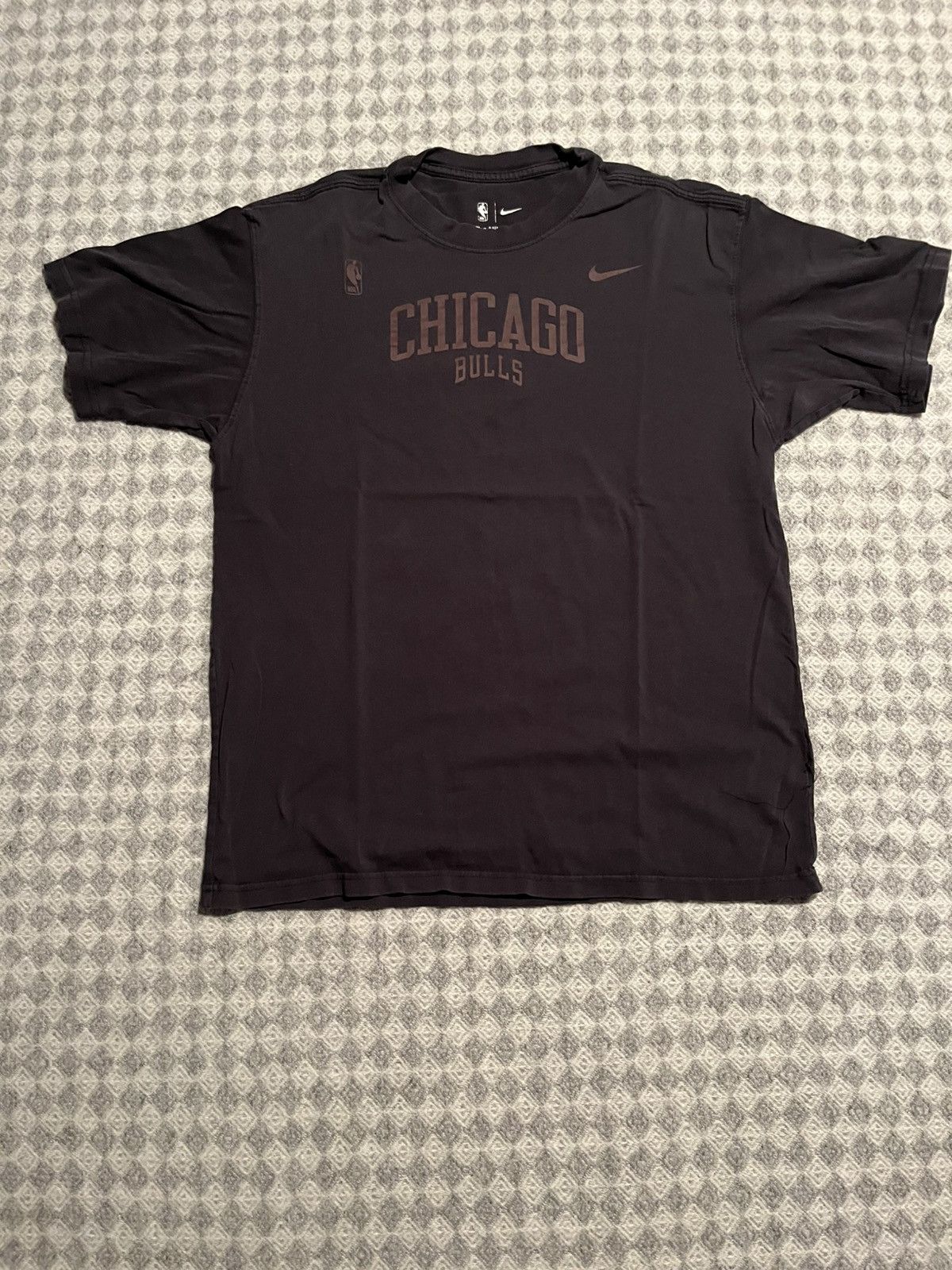 Nike Nike Chicago Bulls T size L mens Size US L / EU 52-54 / 3 - 1 Thumbnail