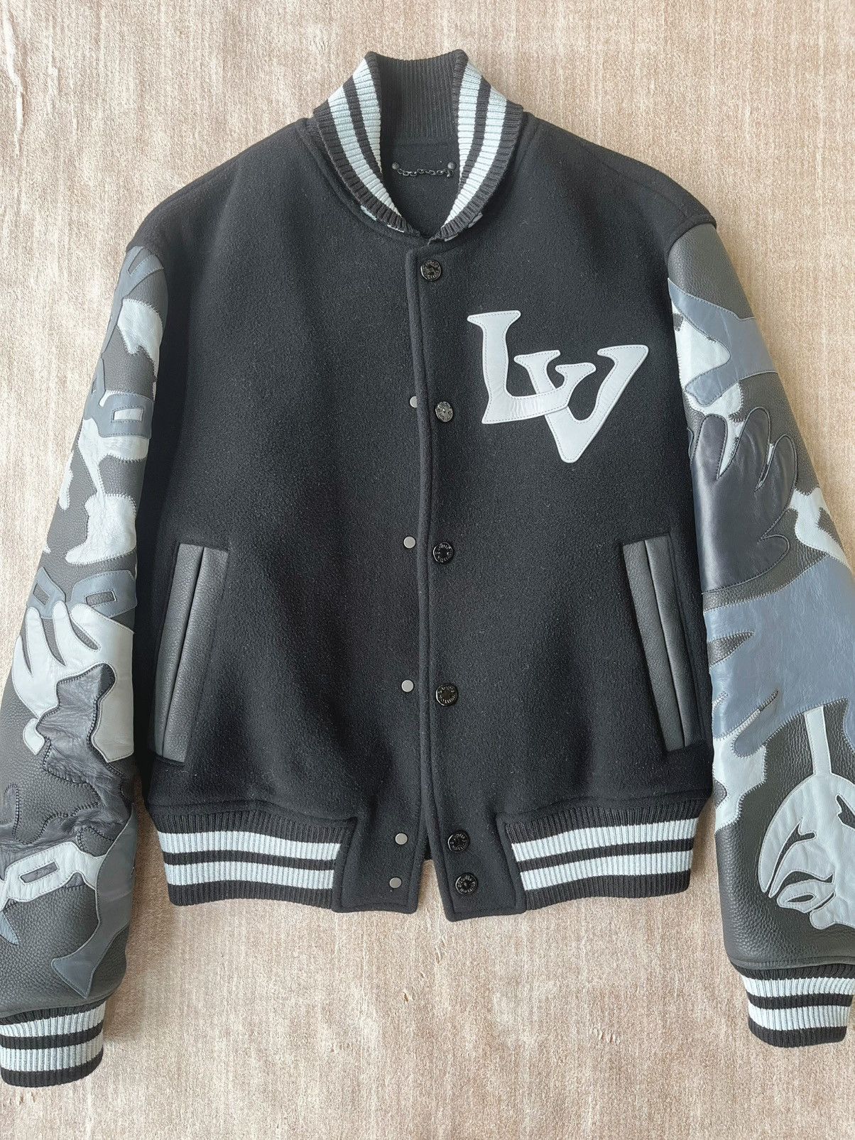 Louis Vuitton Luxury Louis Vuitton jacket Size US M / EU 48-50 / 2 - 1 Thumbnail