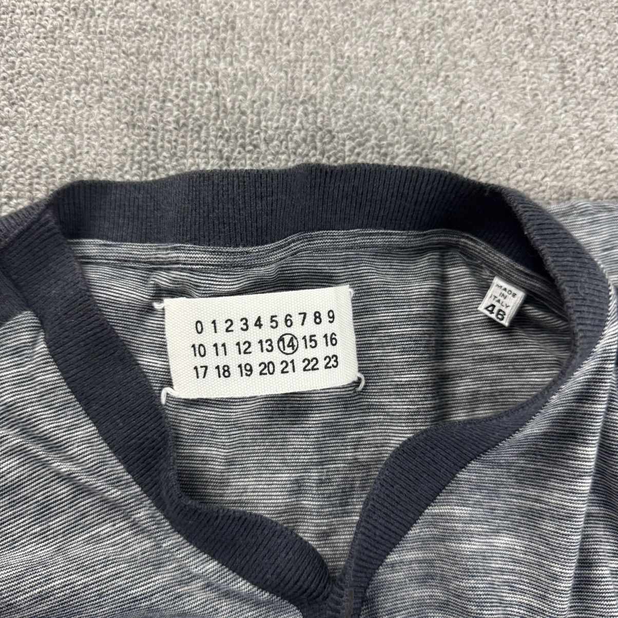 Maison Margiela Maison Margiela - Line 14 - V-neck Shirt Size US M / EU 48-50 / 2 - 7 Thumbnail