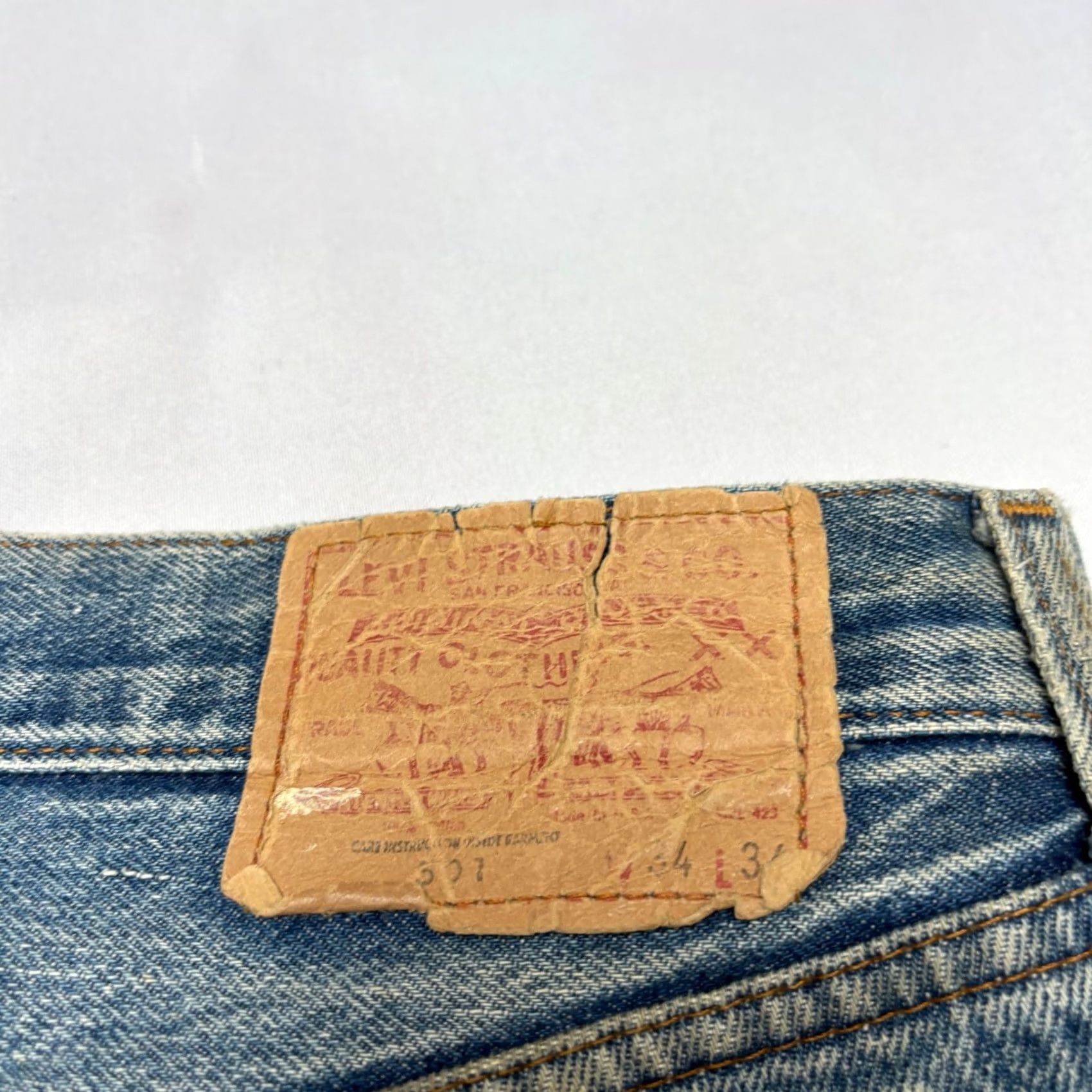 Levi's VINTAGE Levi's 501 Jeans Straight Leg Distressed Made in USA 80s 32x31 Size US 32 / EU 48 - 4 Thumbnail