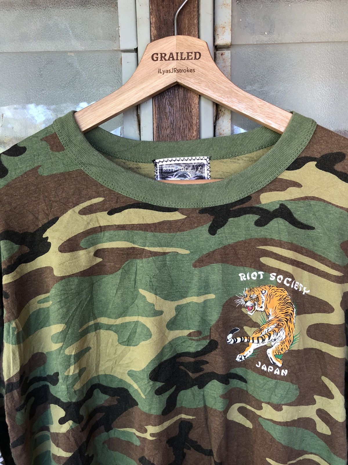 Riot Society Vintage Riot Society Tiger Japan Shirtt Tee Size US L / EU 52-54 / 3 - 3 Thumbnail
