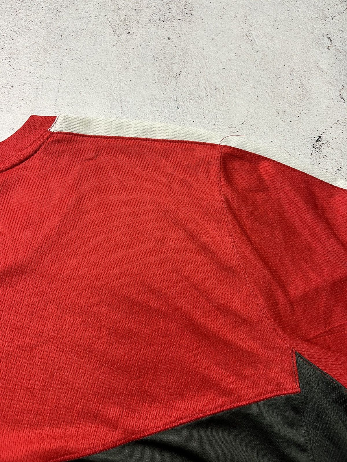 Nike NIKE FC MANCHESTER UNITED 2012/2013 TRAINING SOCCER JERSEY Size US L / EU 52-54 / 3 - 7 Thumbnail