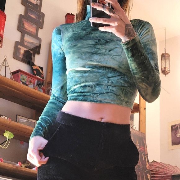 Aritzia Wilfred Free Tie Dye Green Velvet Turtleneck Crop Top - Xs Size XS / US 0-2 / IT 36-38 - 6 Thumbnail