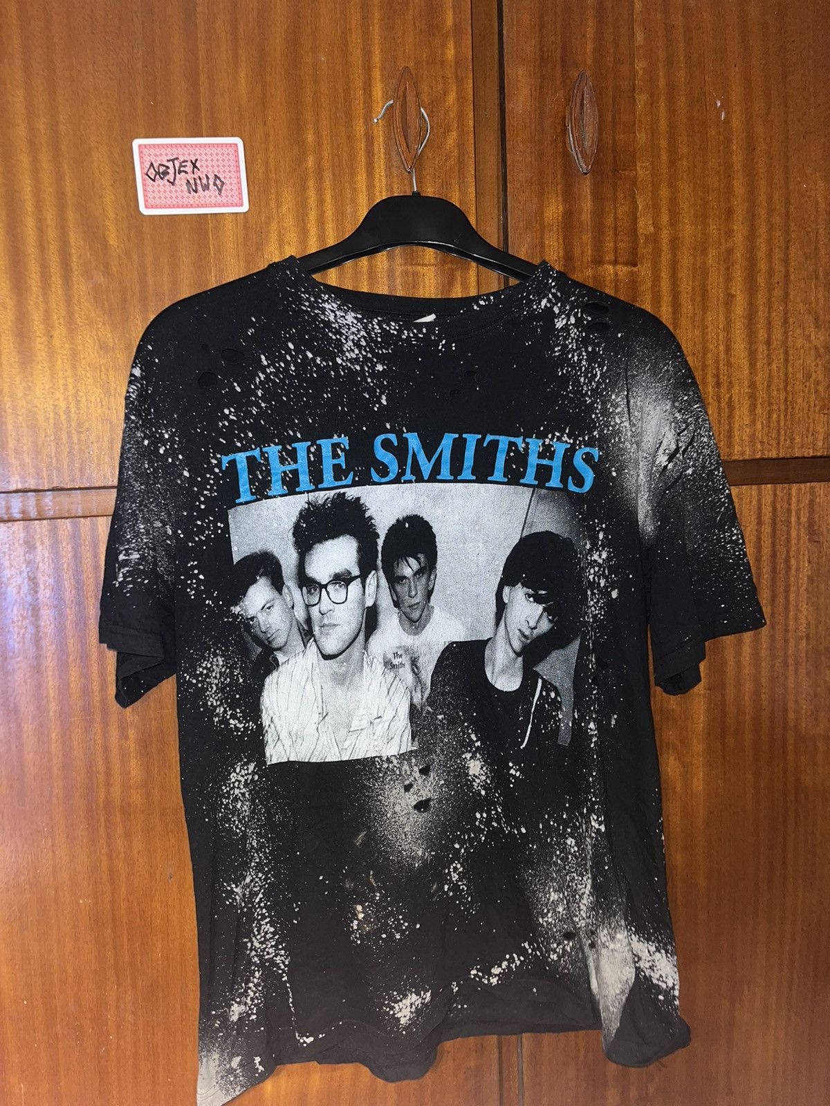 “THE SMITHS” DISTRESSED SHIRT