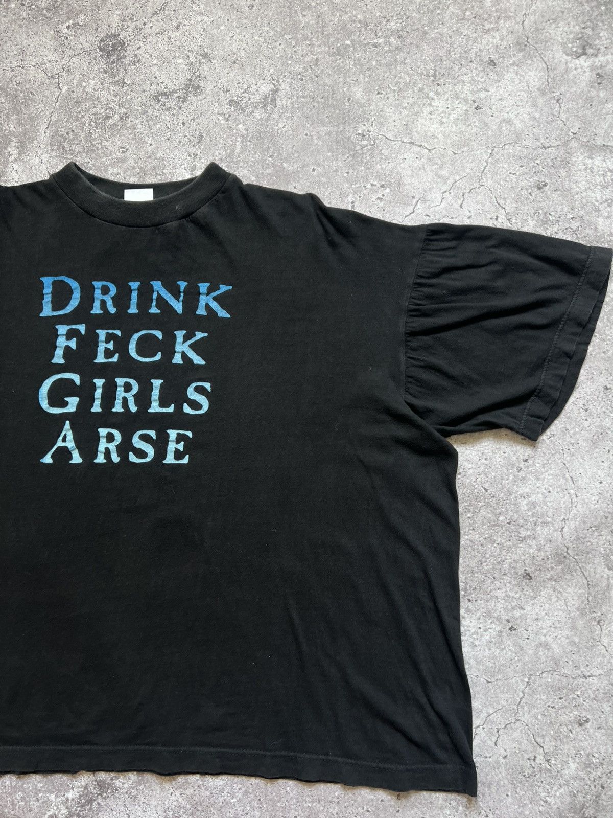 Vintage Vintage 90s Father Ted Drink Feck Girls Arse T-shirt Size US XL / EU 56 / 4 - 3 Thumbnail