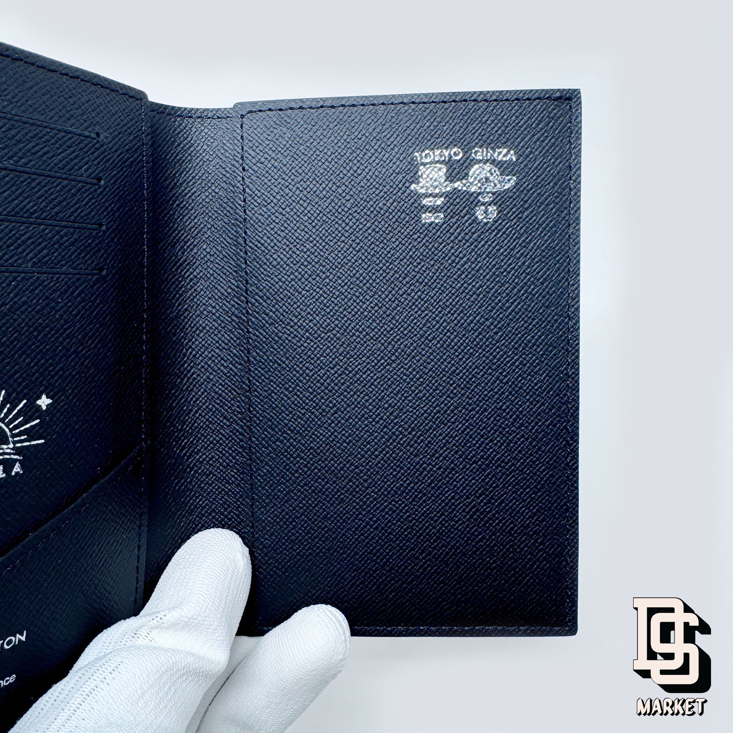 Louis Vuitton LOUIS VUITTON MONOGRAM PASSPORT COVER MANILA GINZA TOKYO Size ONE SIZE - 5 Thumbnail