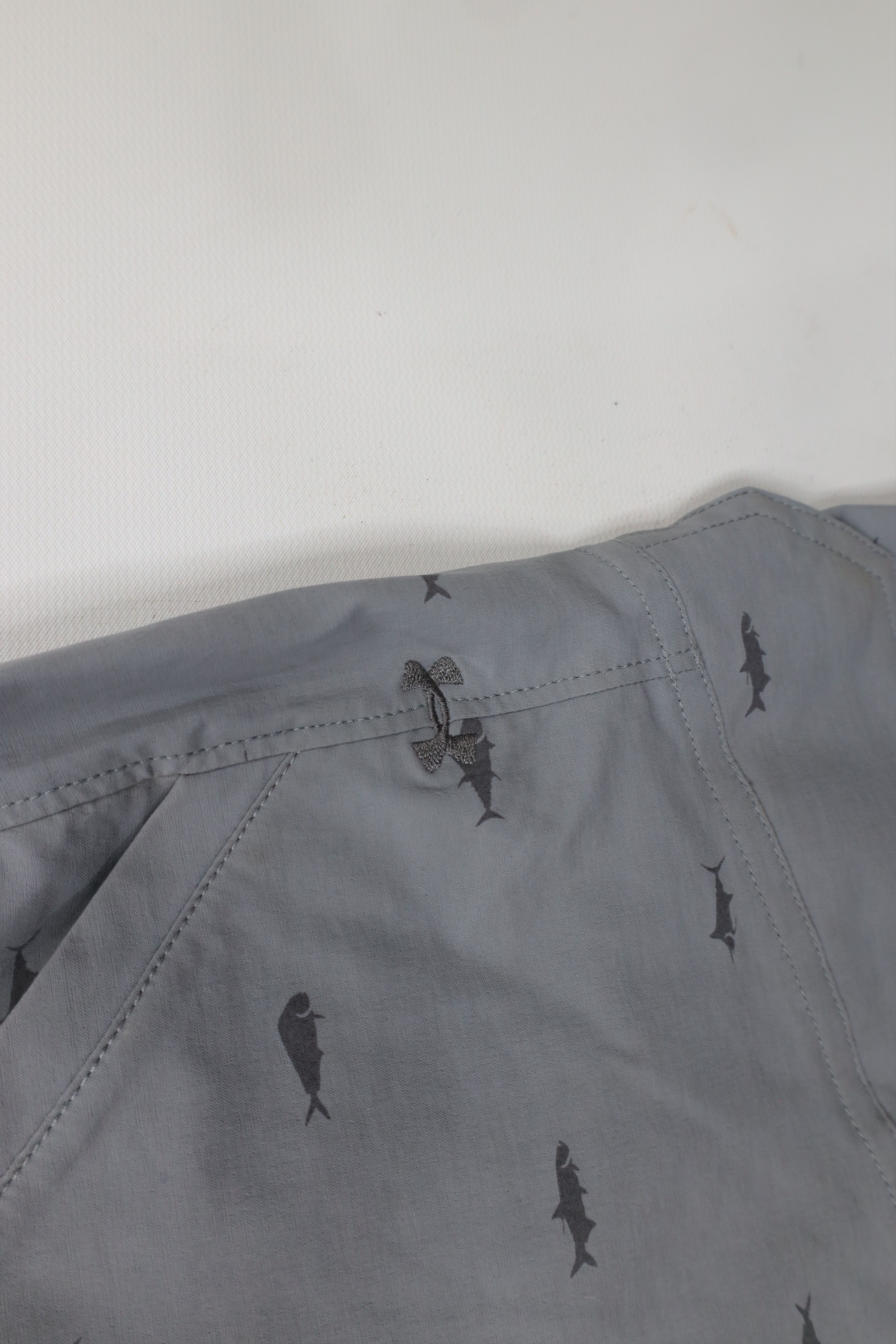 Under Armour × Vintage Under Armour HeatGear Fish All Over Print Cargo Shorts Gray Size US 30 / EU 46 - 9 Thumbnail