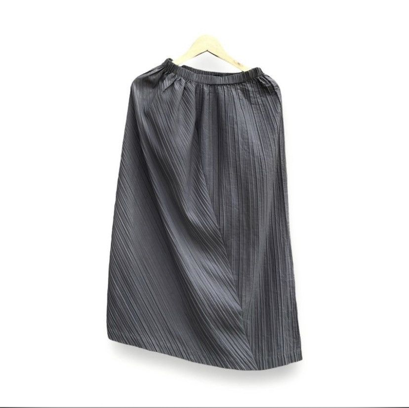 Issey miyakr asymetric skirt