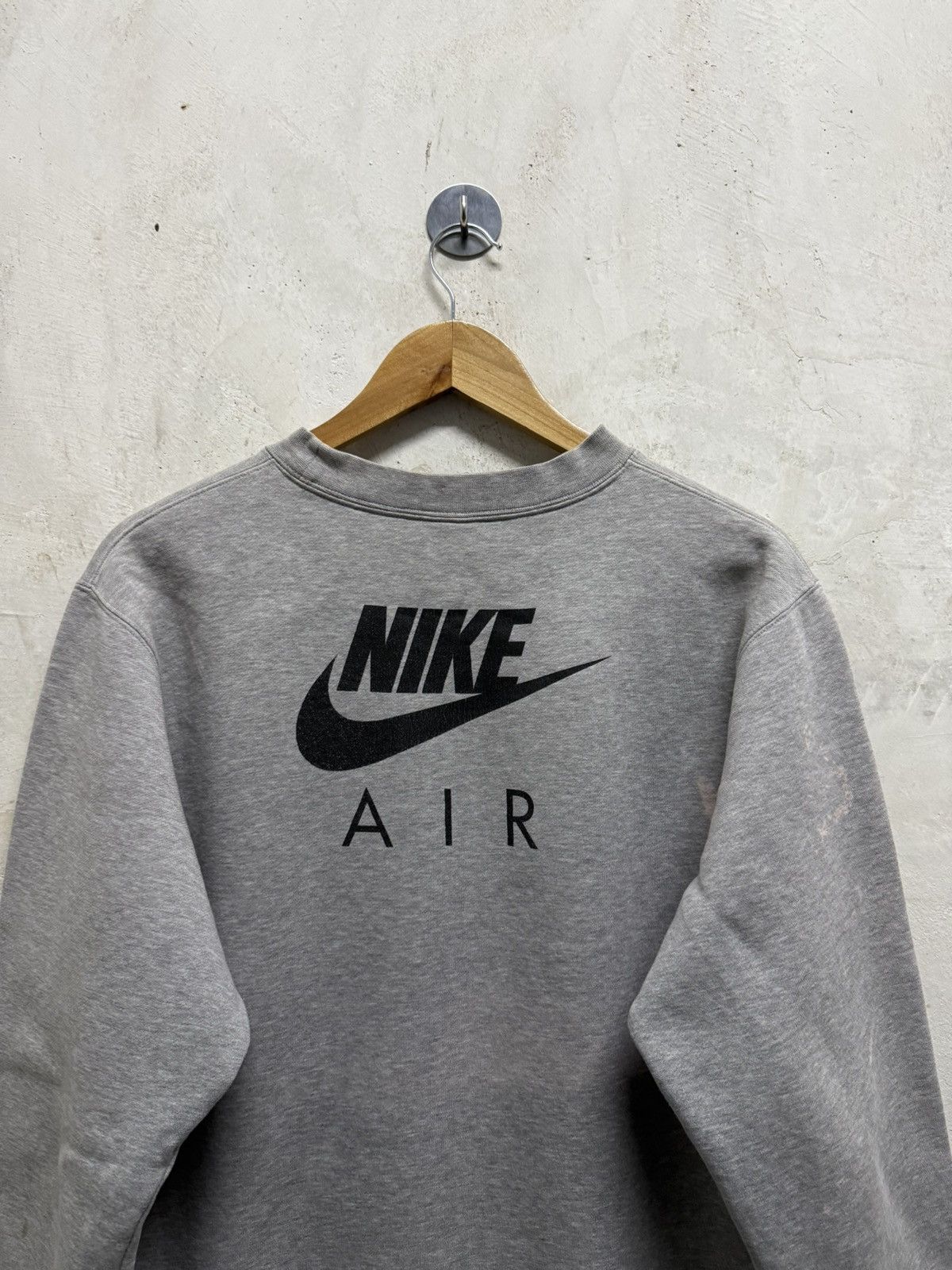 Nike 2000s Distressed Nike-Air is Not a Shoe Crewneck Size US L / EU 52-54 / 3 - 4 Thumbnail