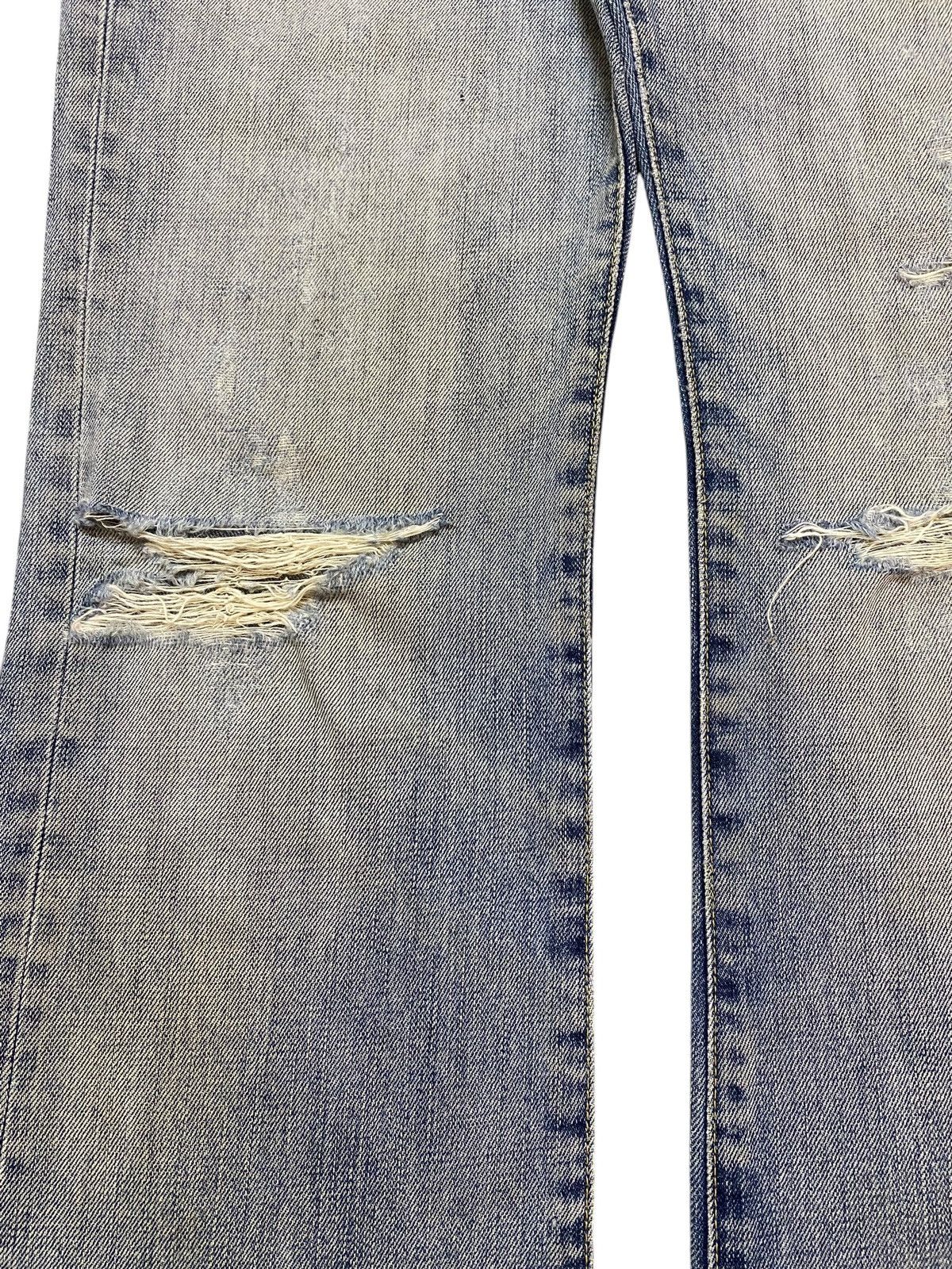 Japanese Brand Vintage Uniqlo Faded Wash Distressed Flare Jeans Size US 31 - 9 Thumbnail