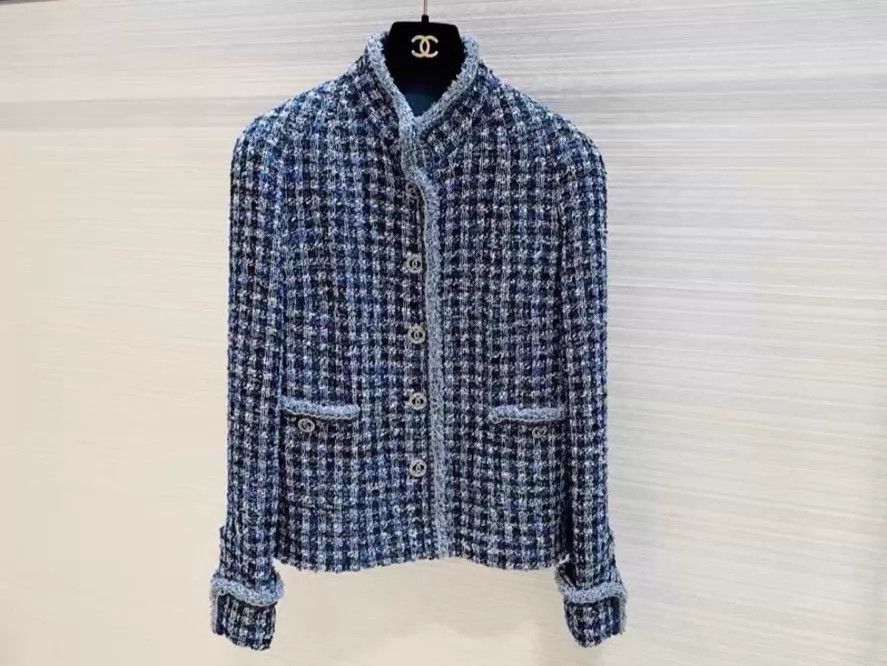 Chanel Chanel jacket size 34 with buttons Size XS / US 0-2 / IT 36-38 - 1 Thumbnail