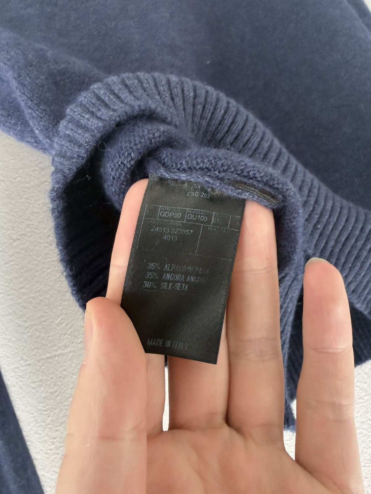 Gucci Navy V-Neck Knit Sweater with Suede Shoulder Panels Size US S / EU 44-46 / 1 - 6 Thumbnail