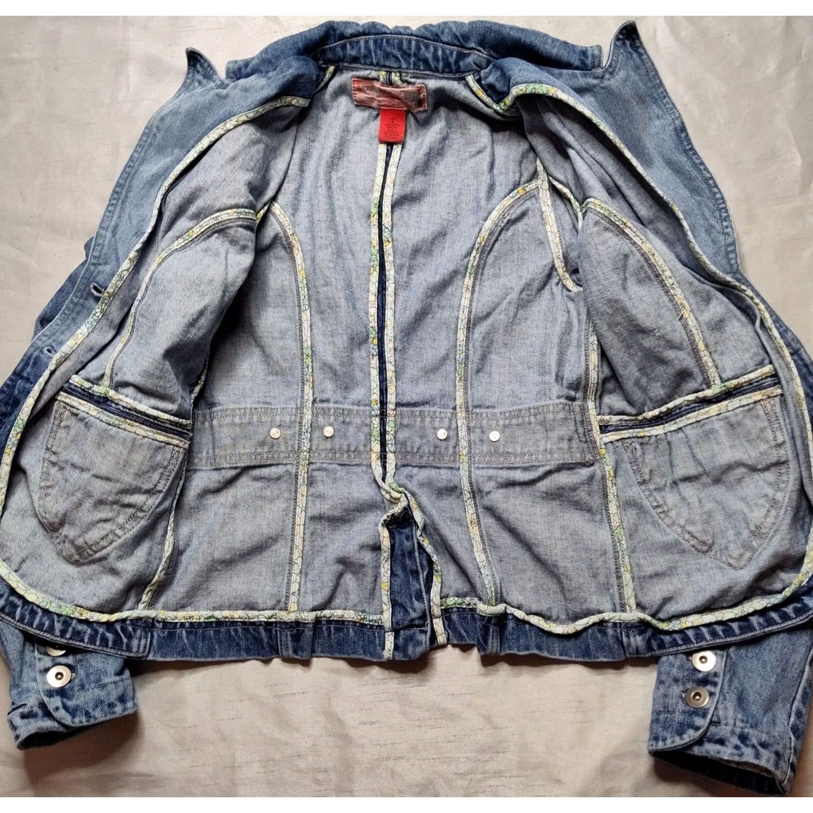 Mossimo MOSSISSUE BY MOSSIMO Women Small Denim Blue Jean Jacket Shirt Adults S Blue Denim Jacket Mossimo Jeans Jacket Womens Small Denim Blue Jean Jacket Size 28" / US 6 / IT 42 - 6 Thumbnail