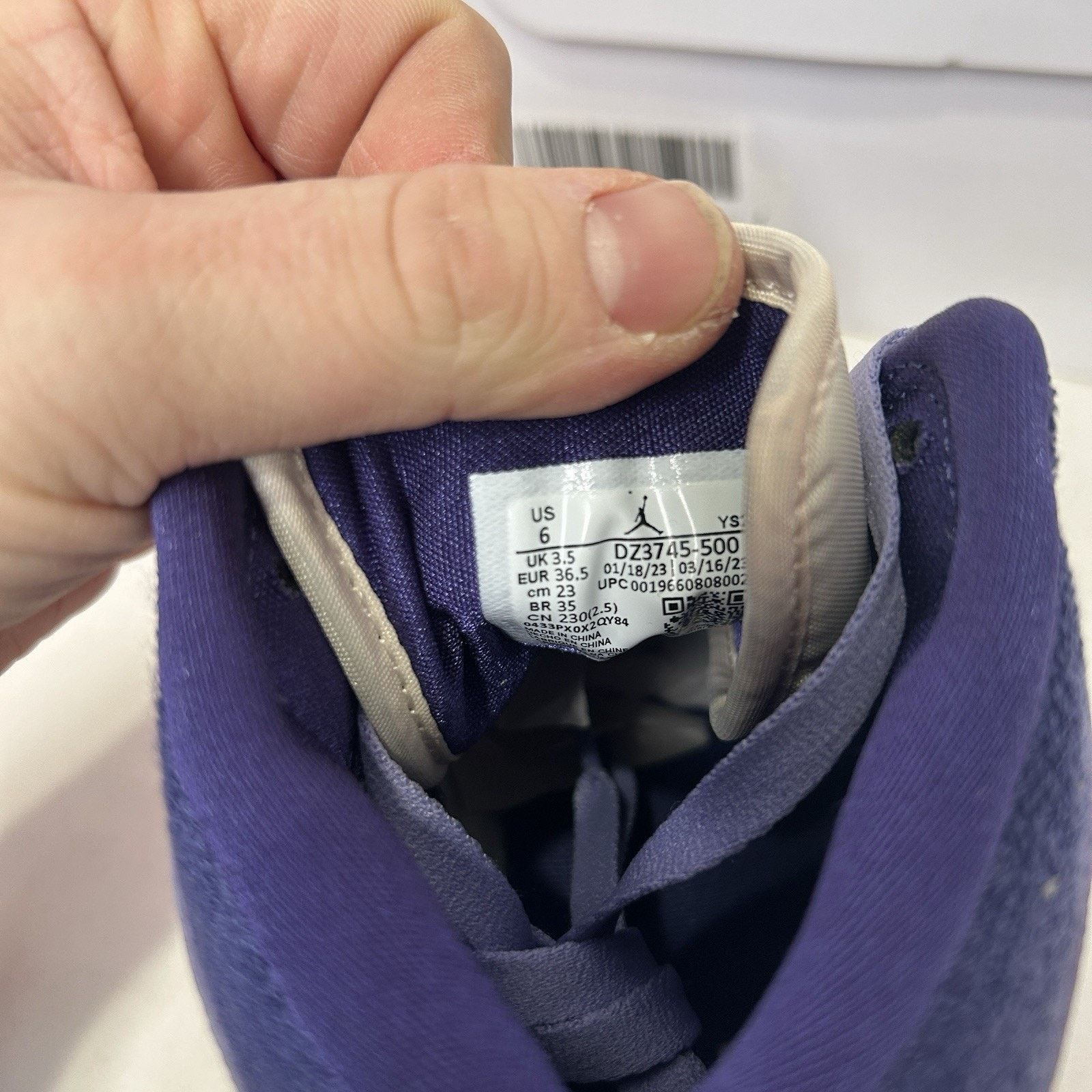 Jordan Brand Nike Air Jordan 1 Mid SE WMNS “Light Purple Chenille” Size US 6 / IT 36 - 6 Thumbnail