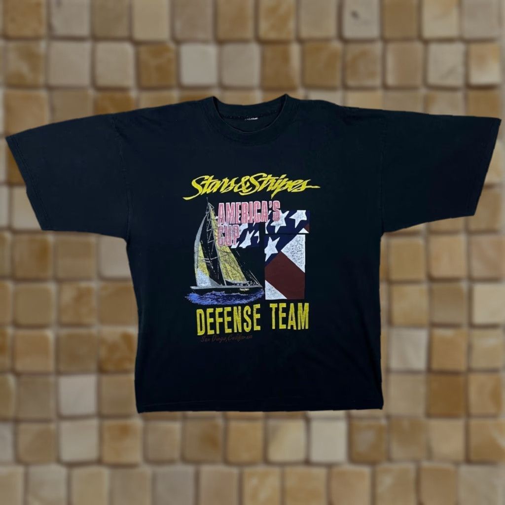 Vintage Vintage Stars & Stripes "America's Cup Defense Team" Graphic Black T-Shirt XL Mens Short Sleeve Cotton Size XL US Size US XL / EU 56 / 4 - 1 Thumbnail
