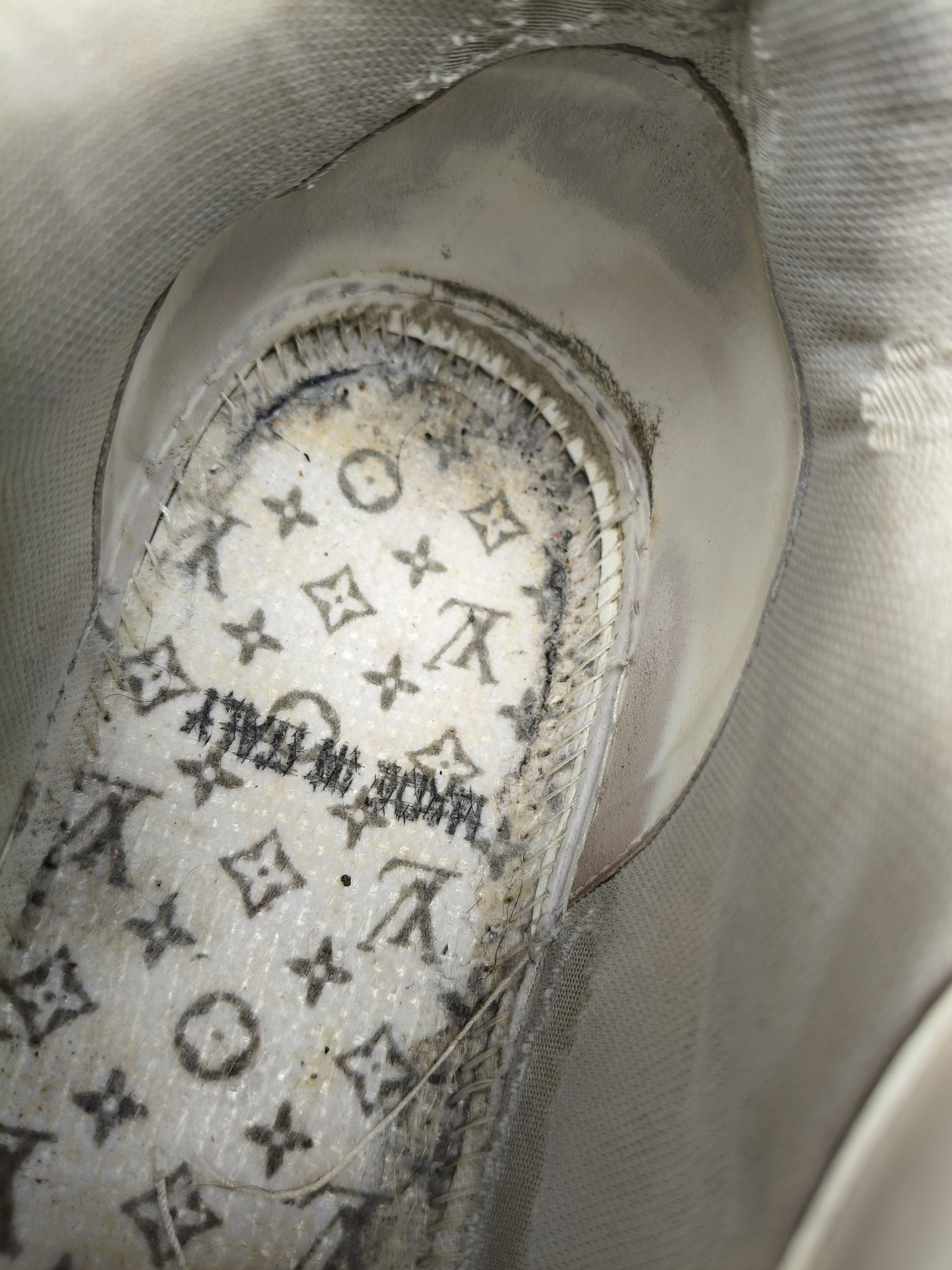Louis Vuitton Louis Vuitton Trainers Sneakers Trainer Shoes Size 8 / 41 Size US 8 / EU 41 - 20 Thumbnail