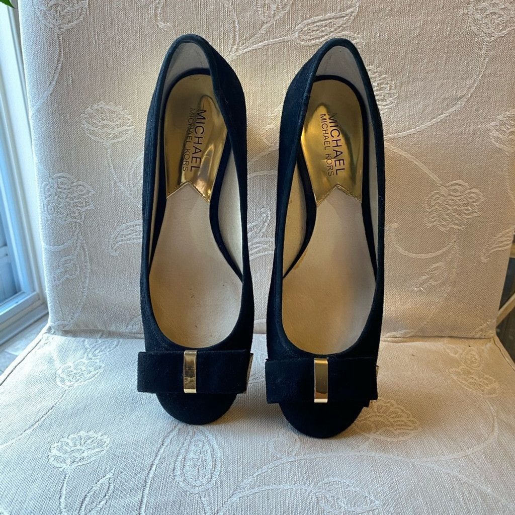 Michael Kors MICHAEL Micheal Kors Black Shoes with Gold Heels Size US 6.5 / IT 36.5 - 4 Thumbnail