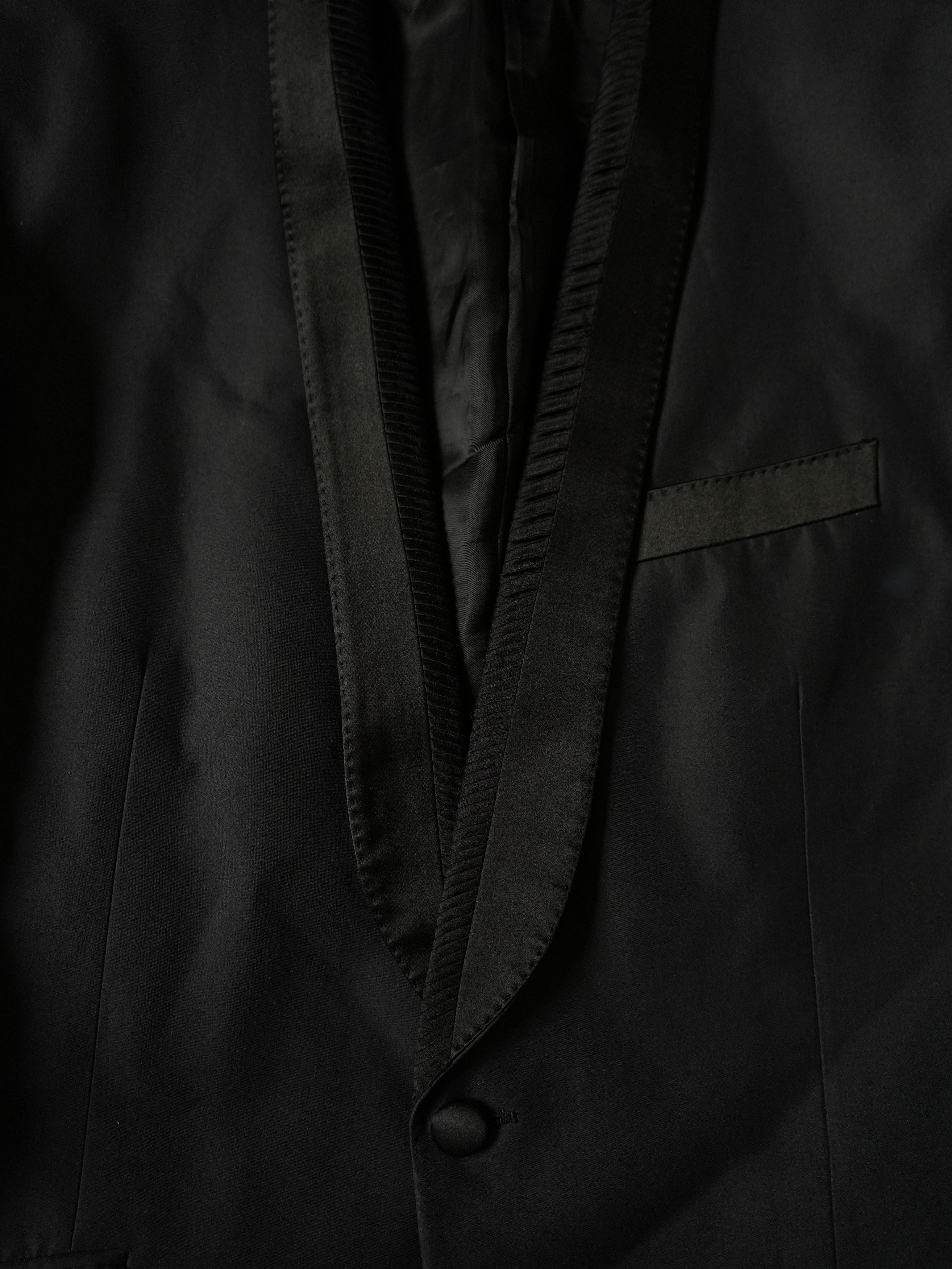 Alexander McQueen S/S 2007 Alexander McQueen RUNWAY Satin Detail Suit Size 52R - 8 Thumbnail