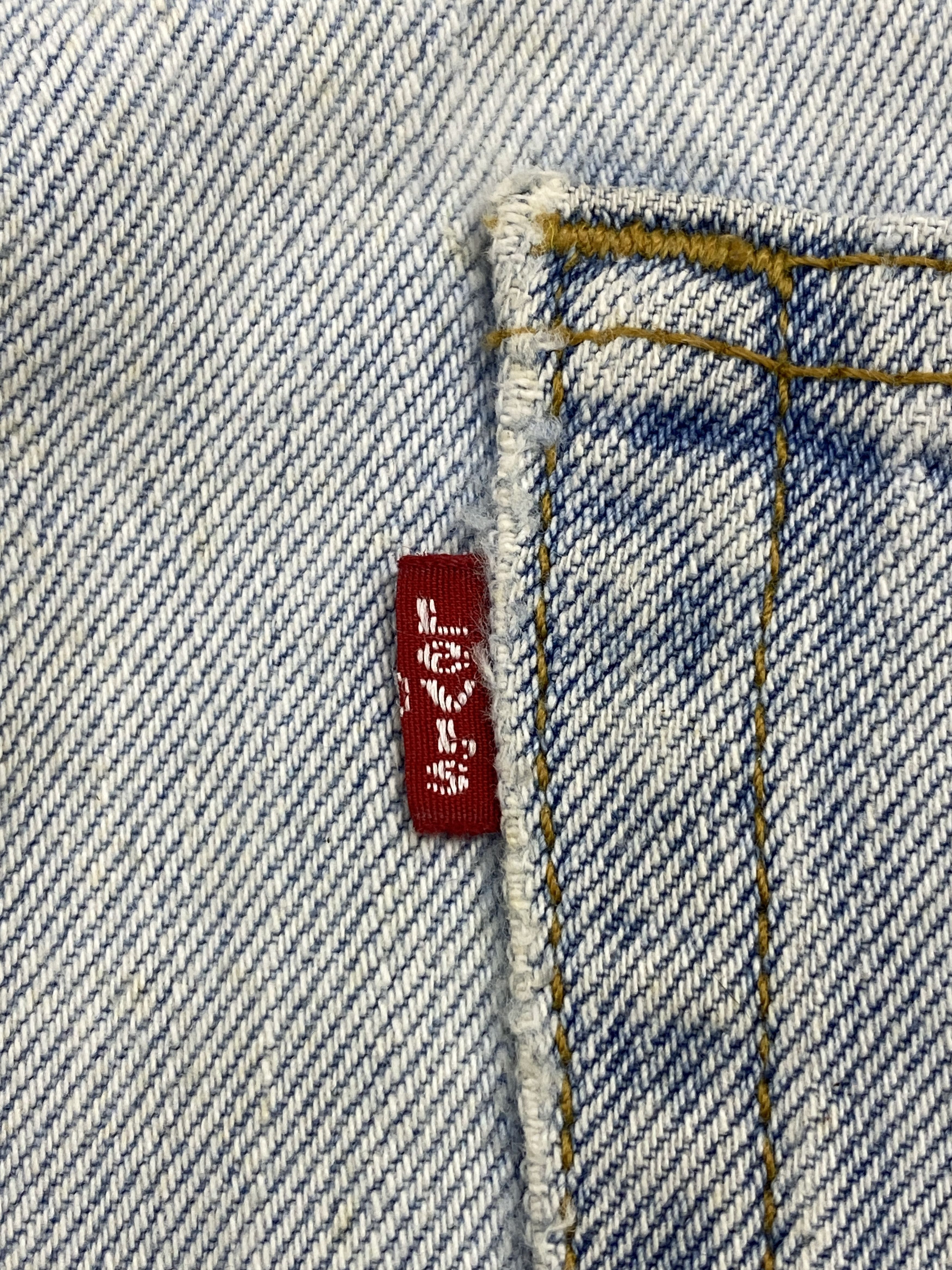 Levi's × Vintage Light Washed Vintage Levis 505 Straight Fit Denim Jeans Size US 40 / EU 56 - 6 Thumbnail