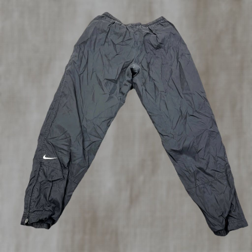 Nike VINTAGE Nike Tracksuit Pants Women XL Black Windbreaker Style Track Pants 90s Y2K Ladies Regular Fit Womens Size 40" / US 18 - 1 Thumbnail
