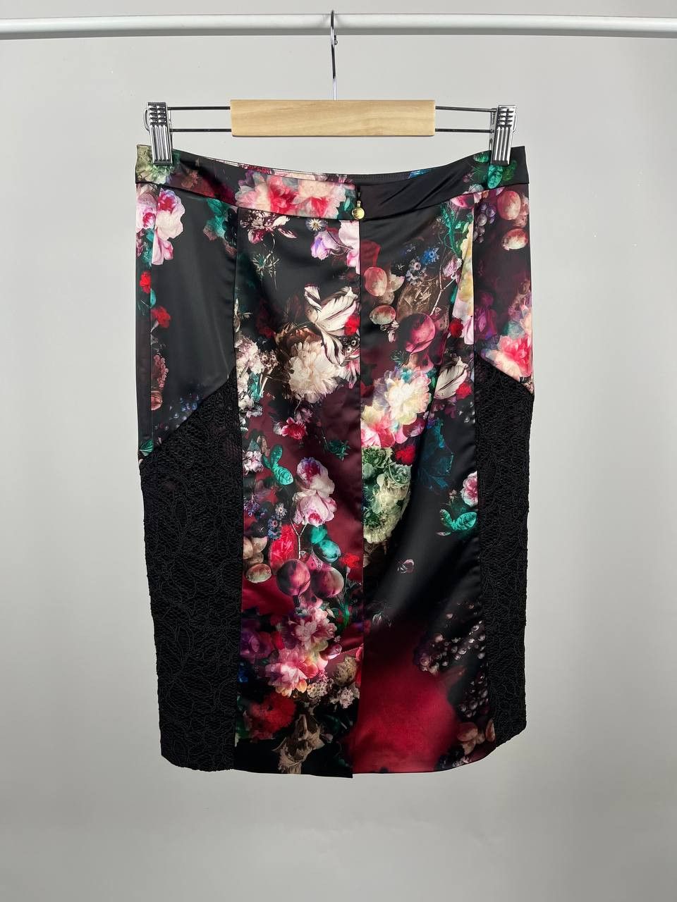 Just Cavalli Just Cavalli Floral Fruit Print Satin Skirt Black Lace Trim Size 42" / US 20 - 2 Thumbnail