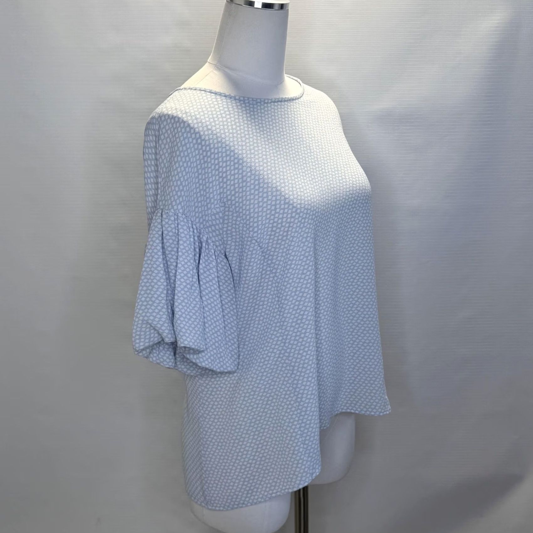 Vince Camuto Vince Camuto Blouse Womens Medium Blue Geometric Puff Sleeve Top Size M / US 6-8 / IT 42-44 - 2 Thumbnail