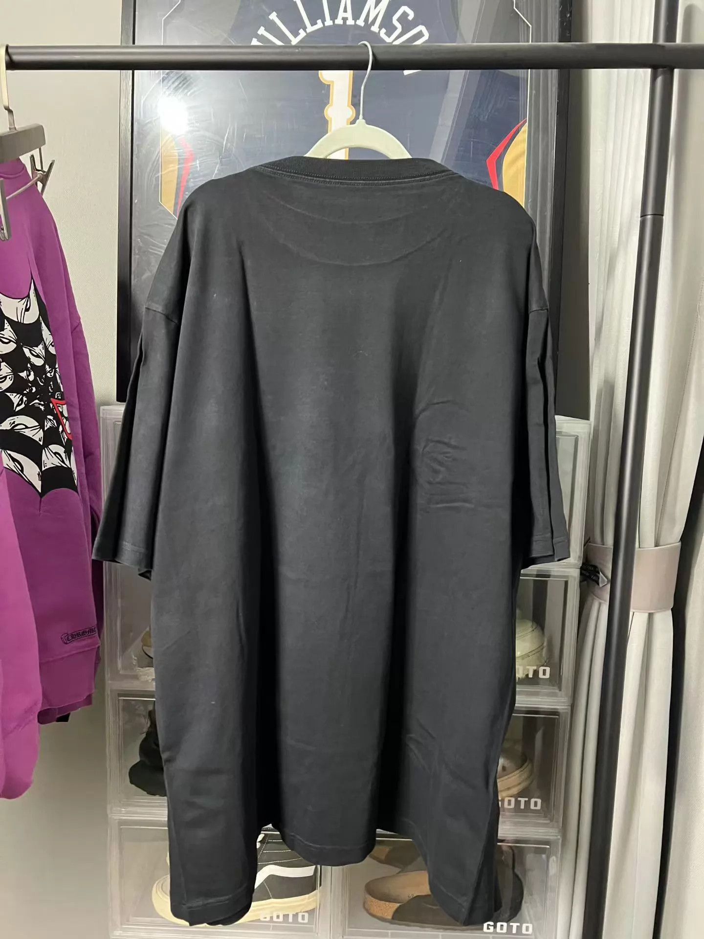 Balenciaga Black Short-Sleeve Oversized T-Shirt. Size US M / EU 48-50 / 2 - 2 Thumbnail